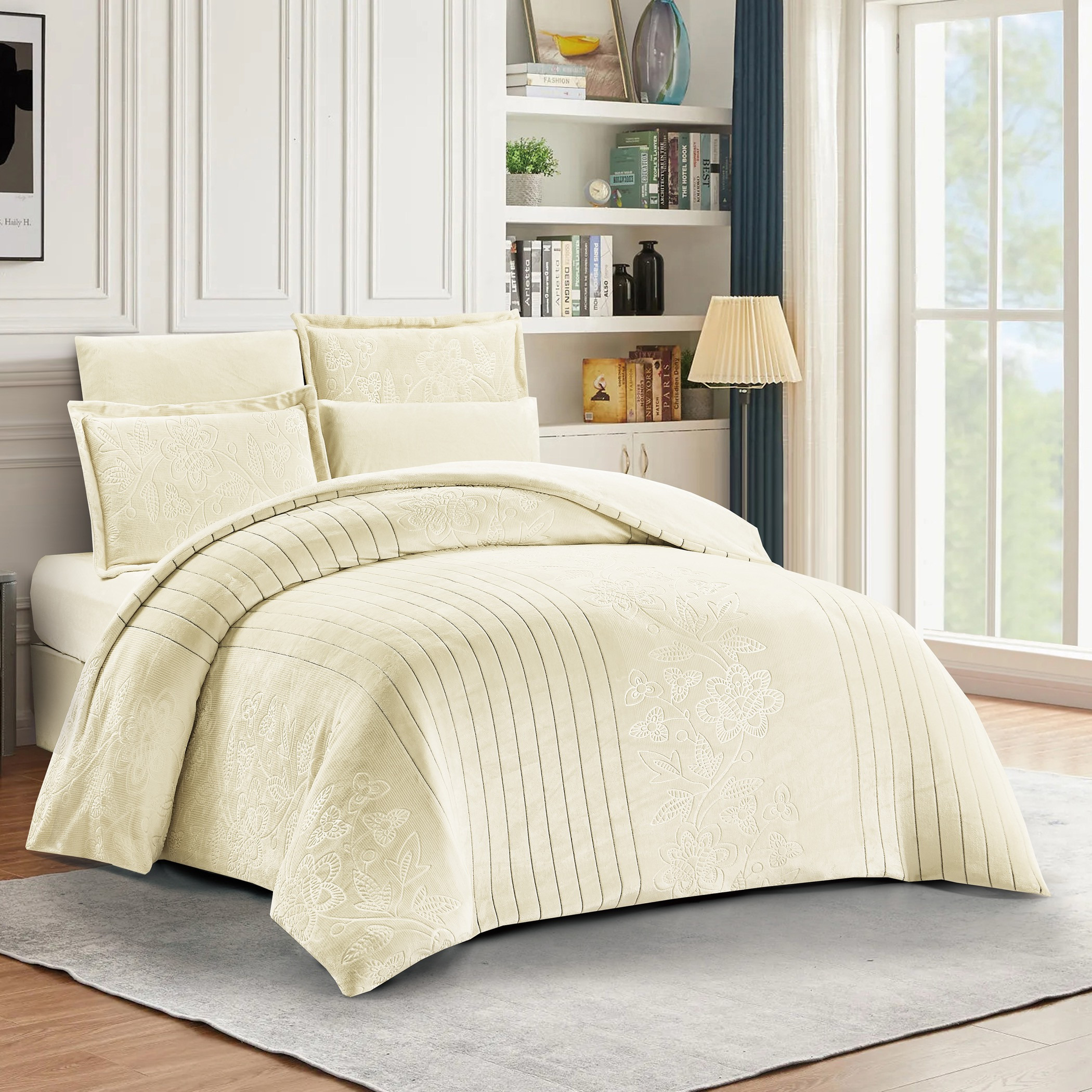 طقم لحاف مخملي بنقشة زهور-household-bedding-comfortersandbedspreads-comforters-image-4