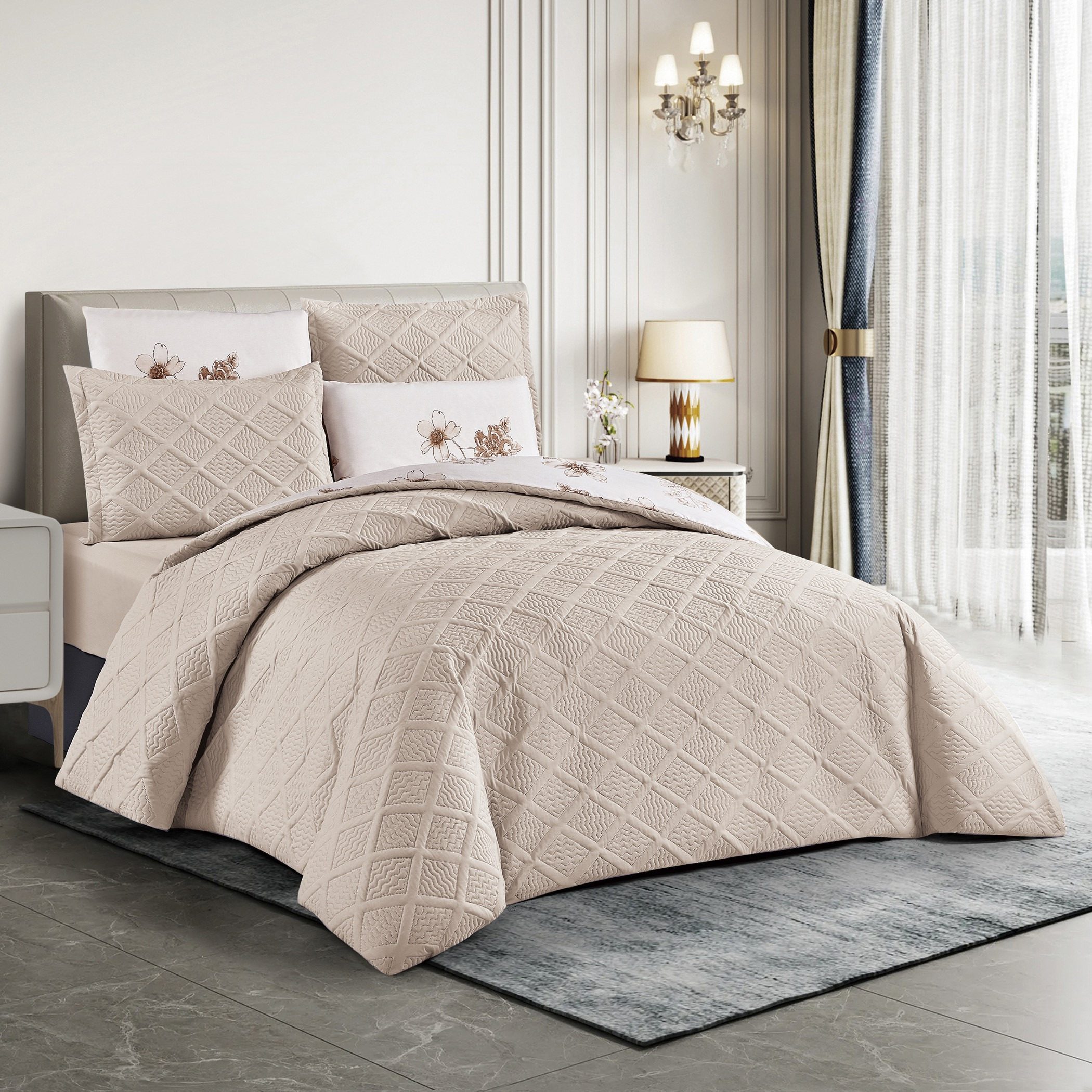 طقم لحاف قابل للعكس بنقشة زهور-household-bedding-comfortersandbedspreads-comforters-image-2