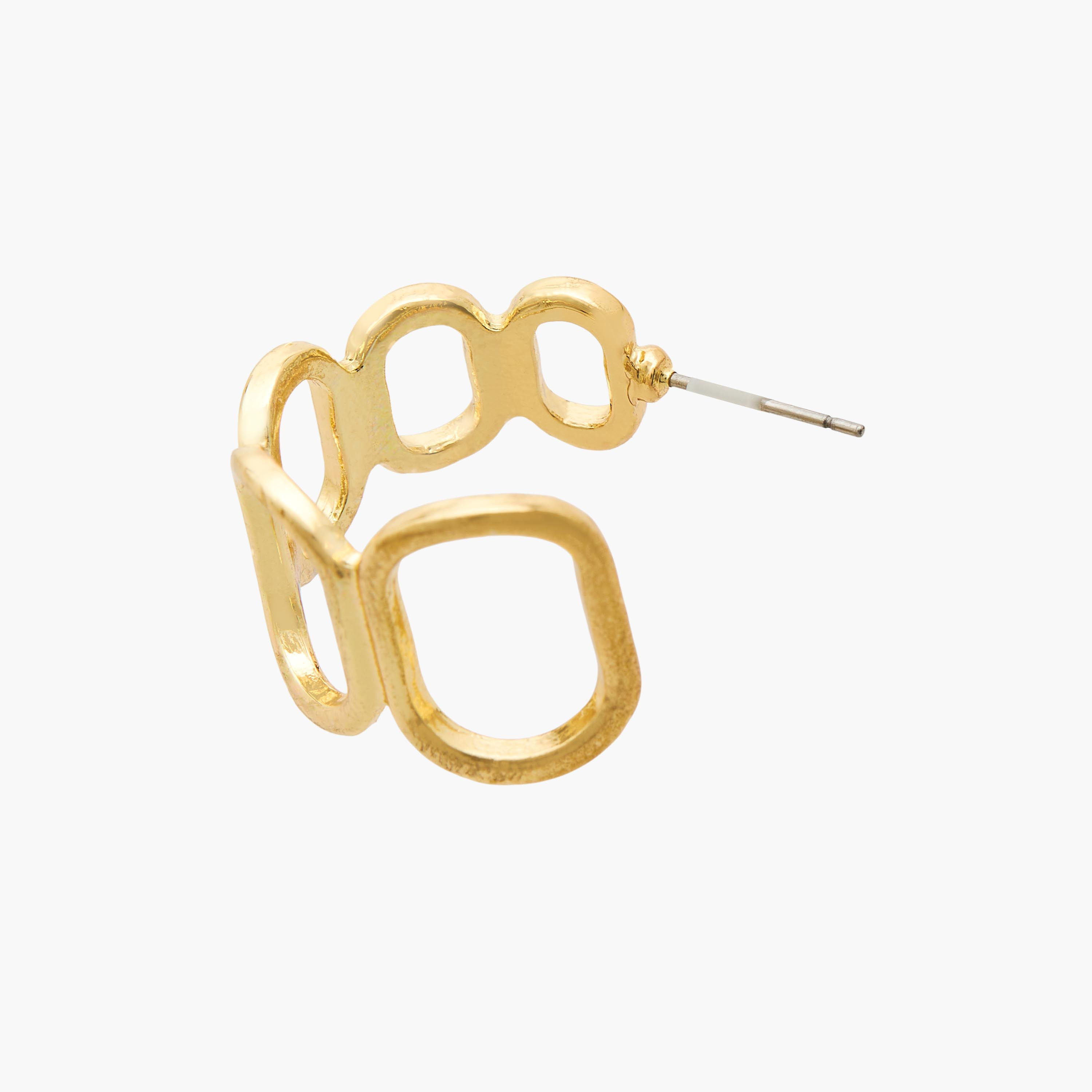 حلق إطار ميتاليك بتفاصيل مفرغة وبمكبس إغلاق خلفي-women-watchesandjewellery-jewellery-earrings-image-3