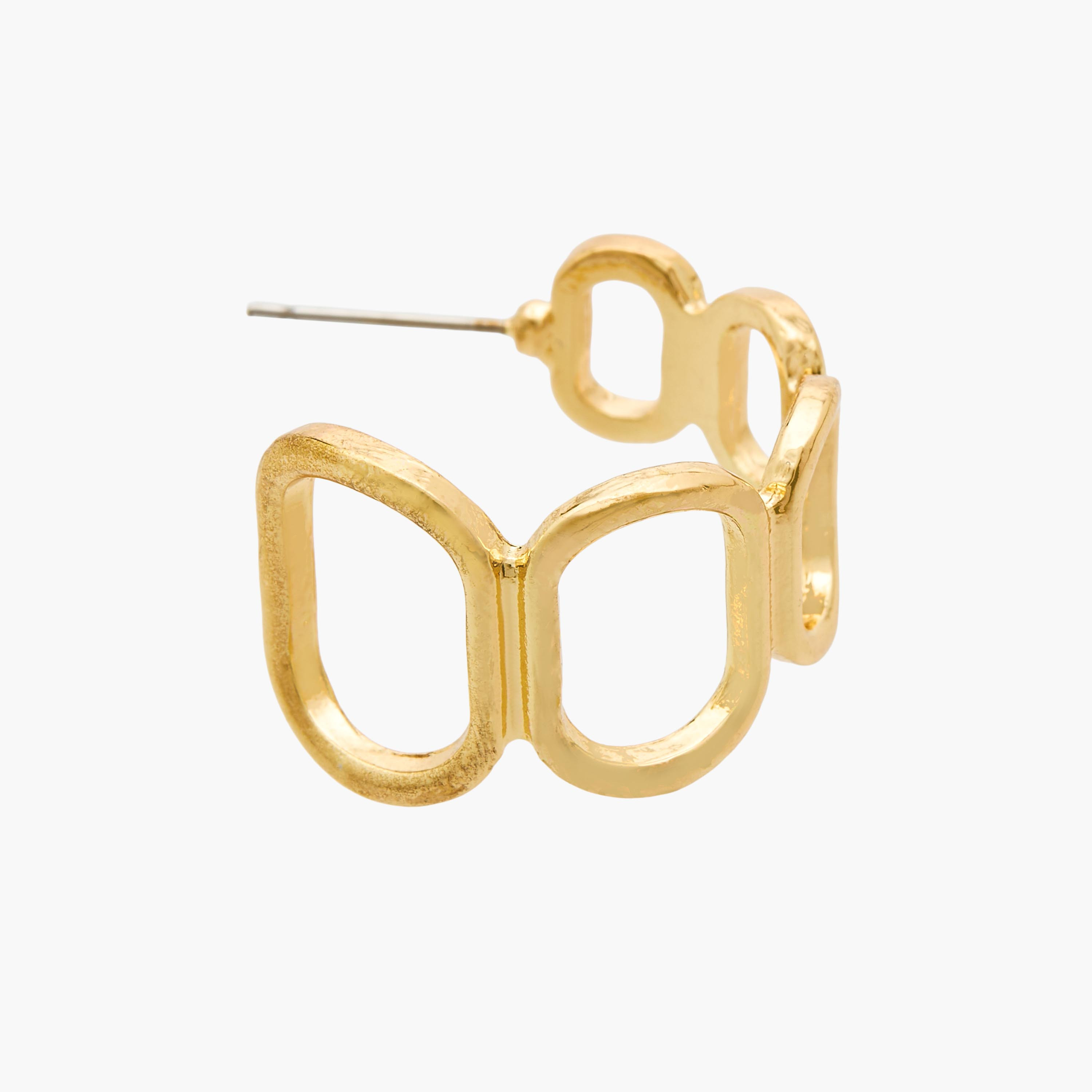 حلق إطار ميتاليك بتفاصيل مفرغة وبمكبس إغلاق خلفي-women-watchesandjewellery-jewellery-earrings-image-4
