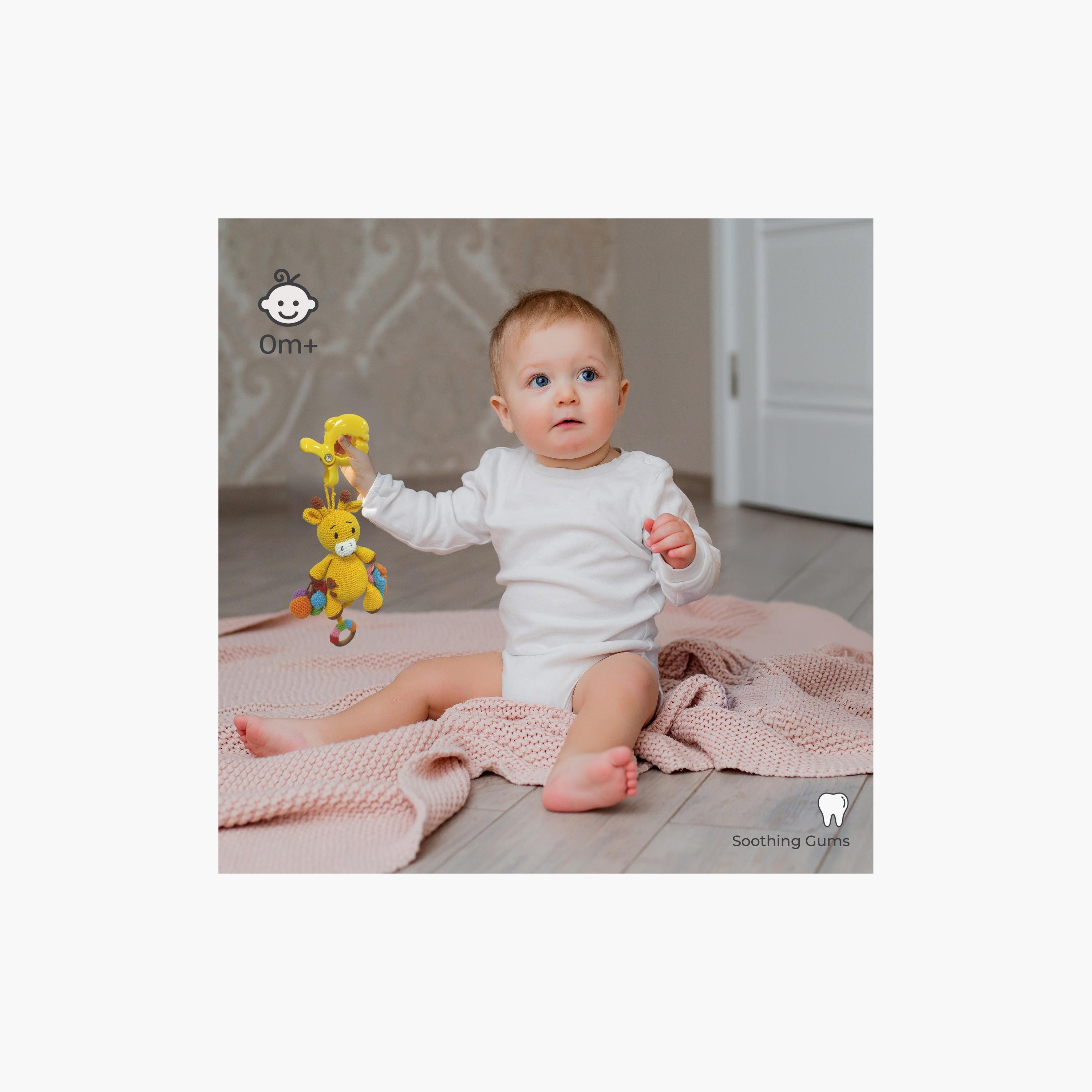 لعبة كروشيه يدوية الصنع مع حلقة وشماعة بمشبك من مون - 0 أشهر+ - زرافة-toys-babyandtoddlertoys-rattlesandteethers-image-3