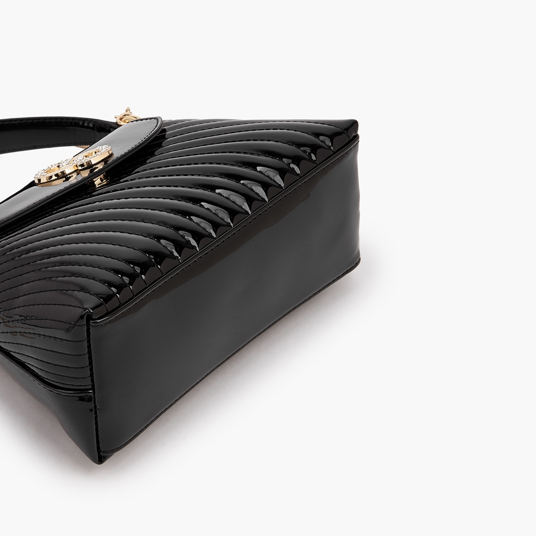 شنطة كروس بودي مبطنة بحزام سلسلة من سيليست-women-bagsandwallets-handbags-image-7