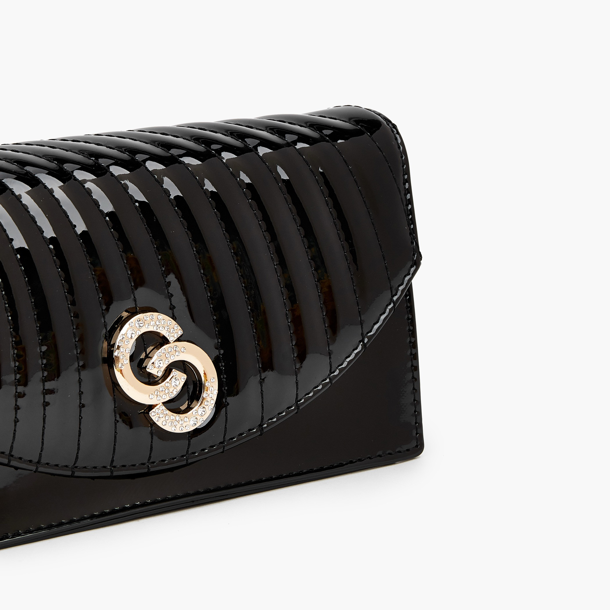 شنطة كروس بودي مبطّنة بسلسلة معدنية قابلة للفصل من سيليست-women-bagsandwallets-handbags-image-5