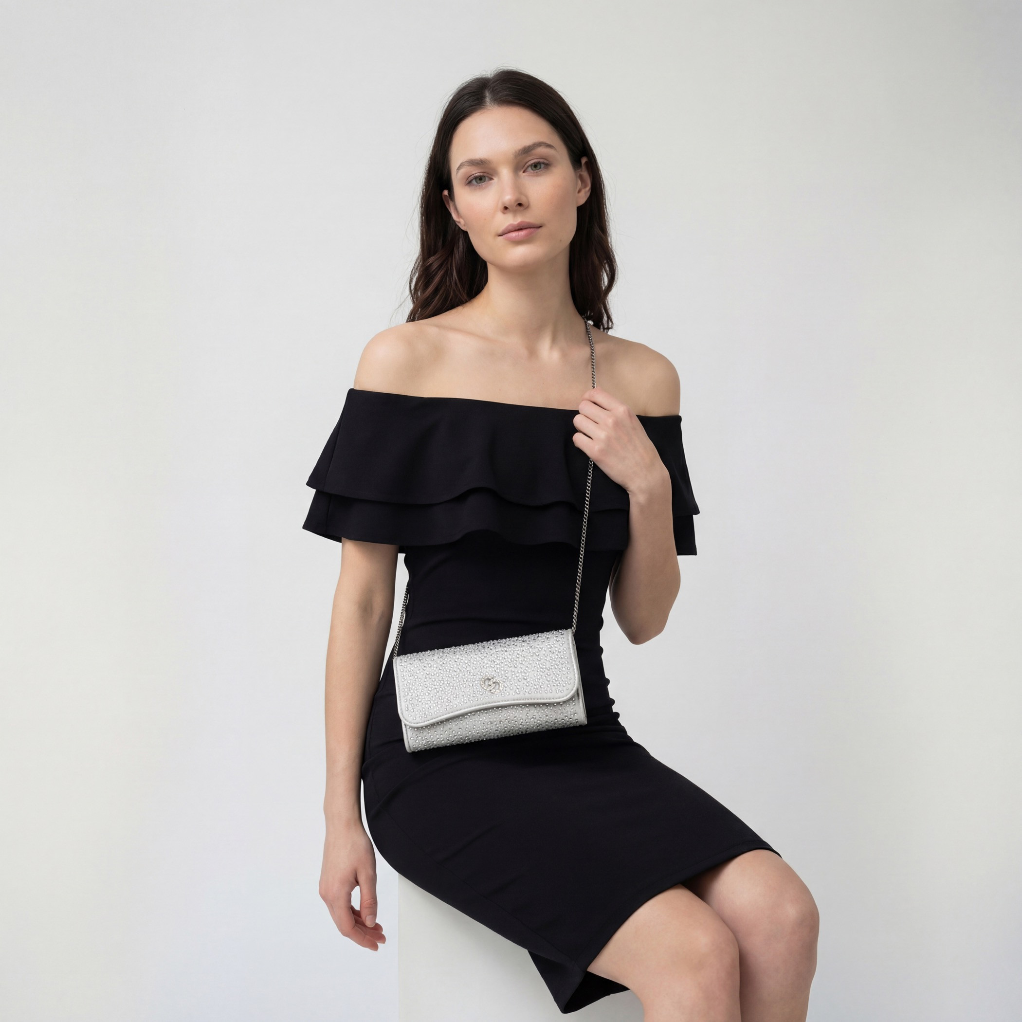 شنطة كروسبودي مزينة بحزام سلسلة قابل للفصل من سيليست-women-bagsandwallets-handbags-image-2