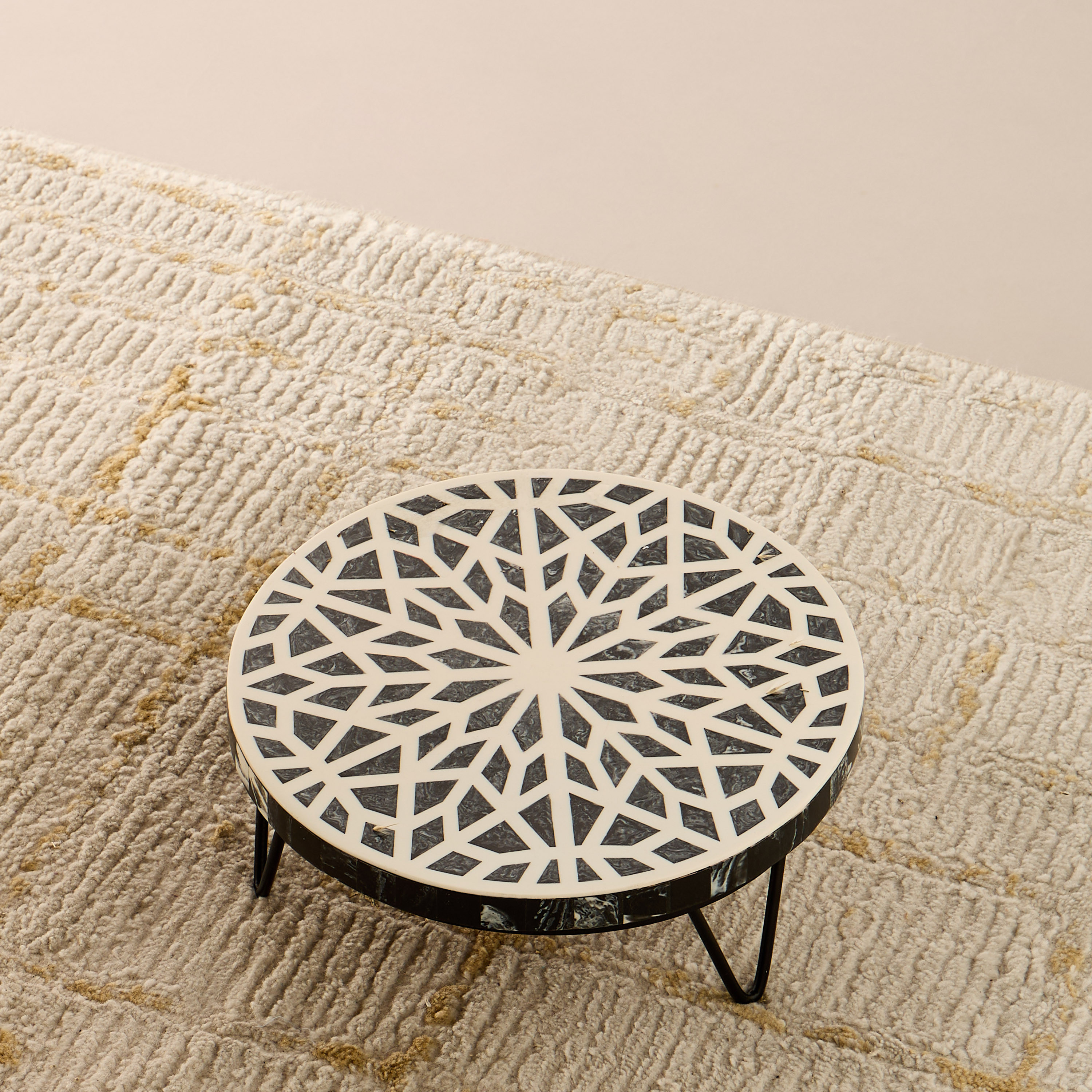 Resin Top Plant Stand - 26x30 cms-household-gardenandoutdoor-trellisandstands-plantstands-image-3