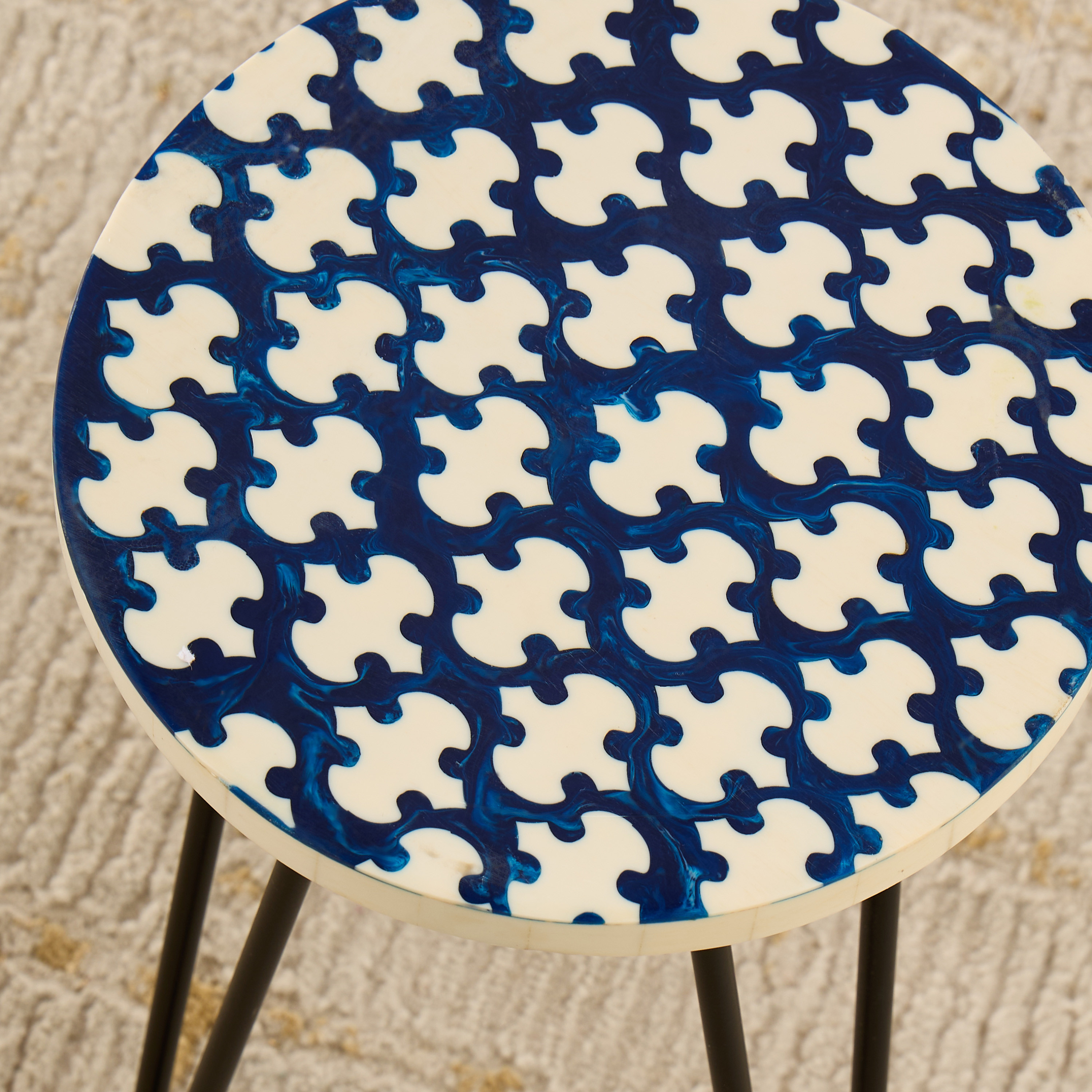 Patterned Resin Top Plant Stand - 20x10 cms-household-gardenandoutdoor-trellisandstands-plantstands-image-4