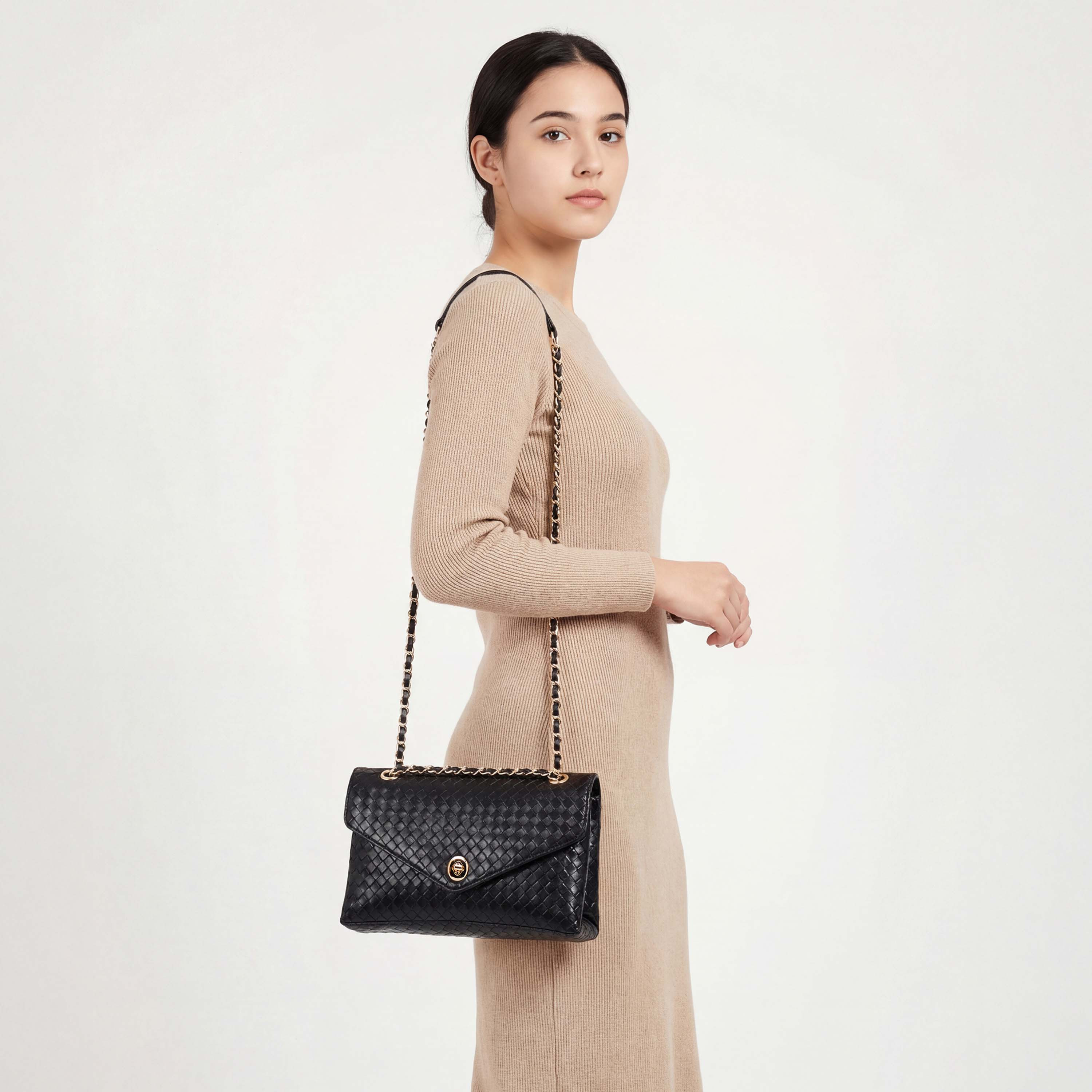 شنطة كروس بودي منسوجة بارزة الملمس بحزام سلسلة من لو كونفورت-women-bagsandwallets-handbags-image-3