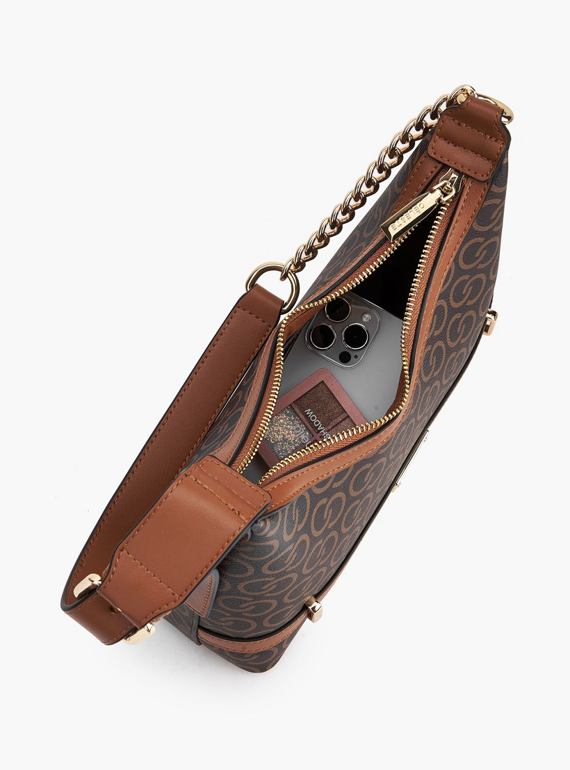 شنطة كتف بحزام سلسلة وطبعات مونوجرام من سيليست-women-bagsandwallets-handbags-image-8