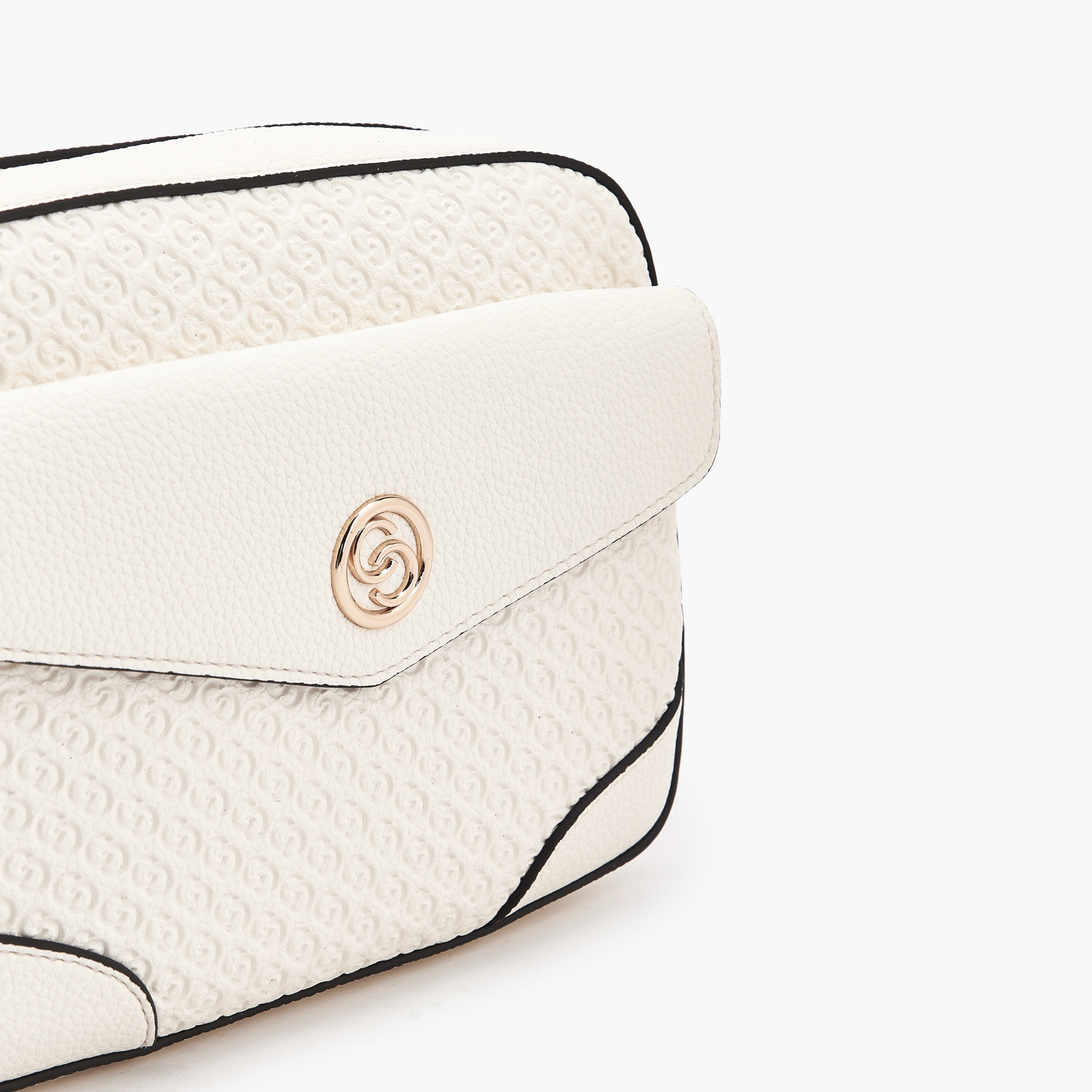 شنطة كروس بودي بنقوش مونوجرام وسحاب إغلاق من سيليست-women-bagsandwallets-handbags-image-5