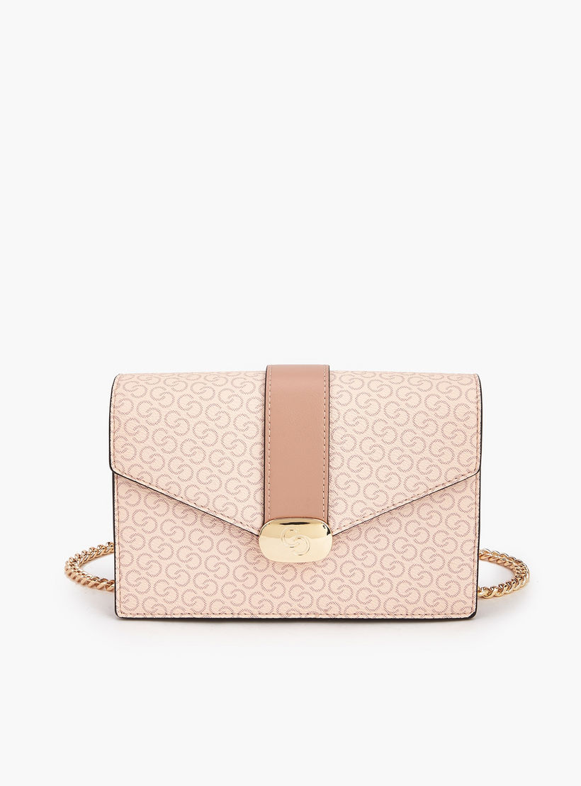شنطة كروس بودي بحزام سلسلة وطبعات مونوجرام من سيليست-women-bagsandwallets-handbags-image-1