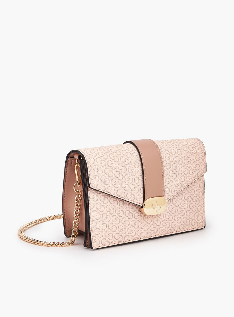 شنطة كروس بودي بحزام سلسلة وطبعات مونوجرام من سيليست-women-bagsandwallets-handbags-image-4