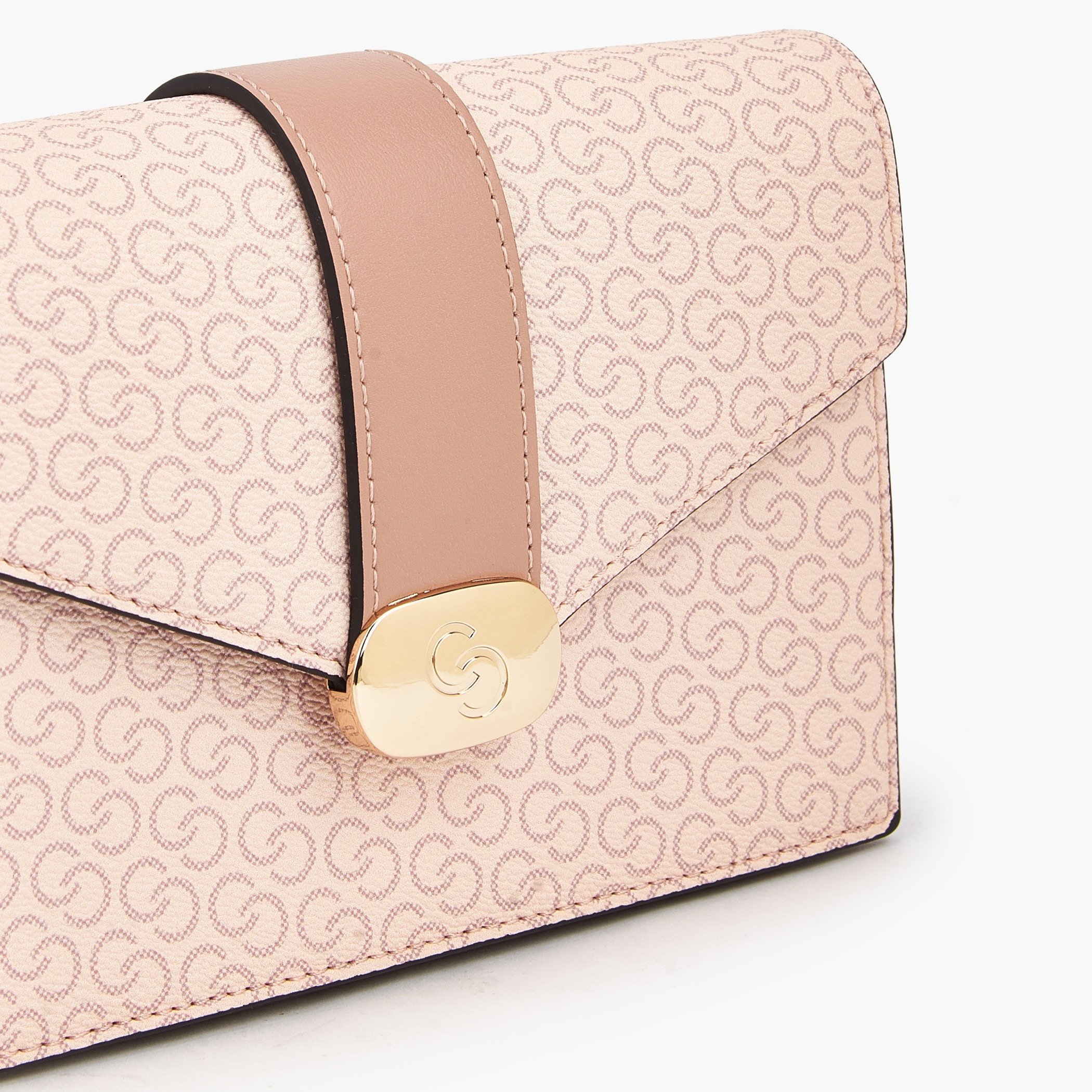 شنطة كروس بودي بحزام سلسلة وطبعات مونوجرام من سيليست-women-bagsandwallets-handbags-image-5