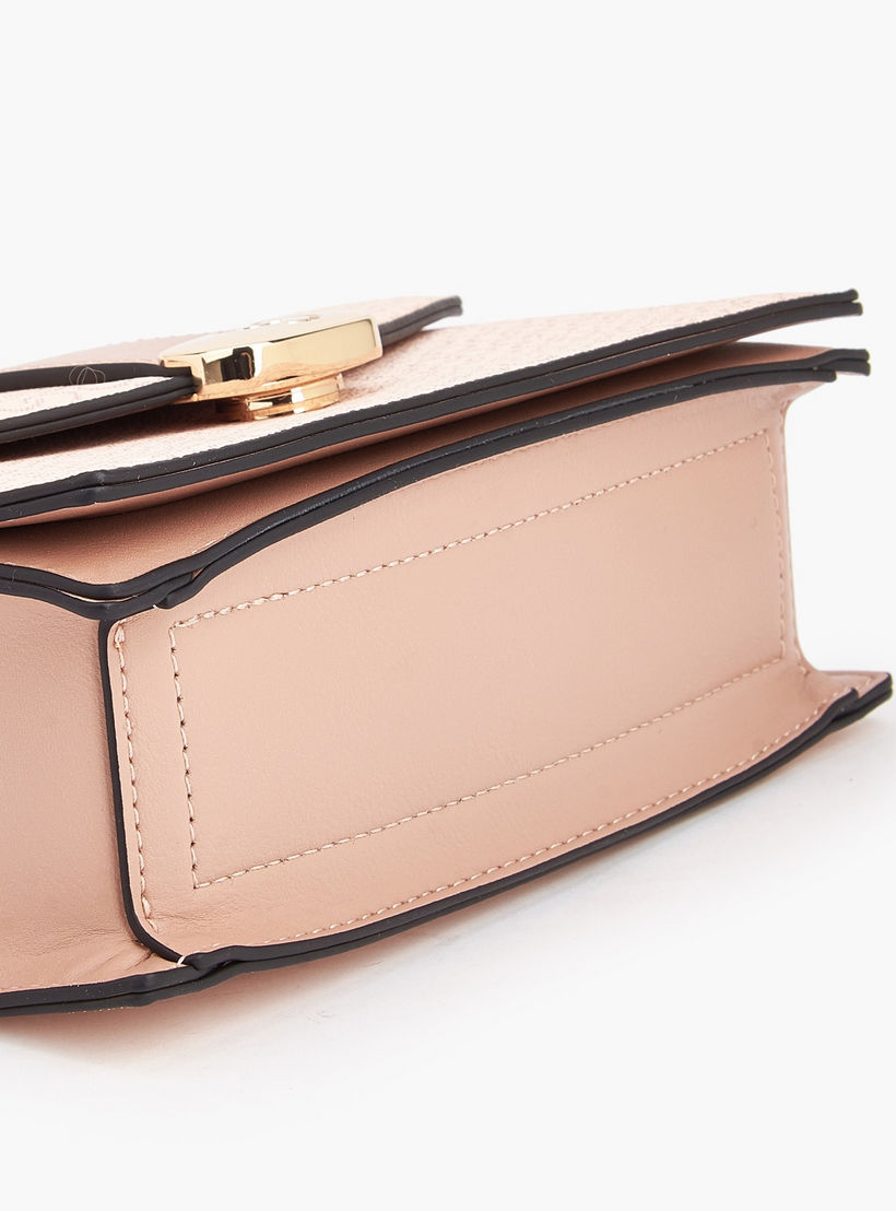 شنطة كروس بودي بحزام سلسلة وطبعات مونوجرام من سيليست-women-bagsandwallets-handbags-image-7
