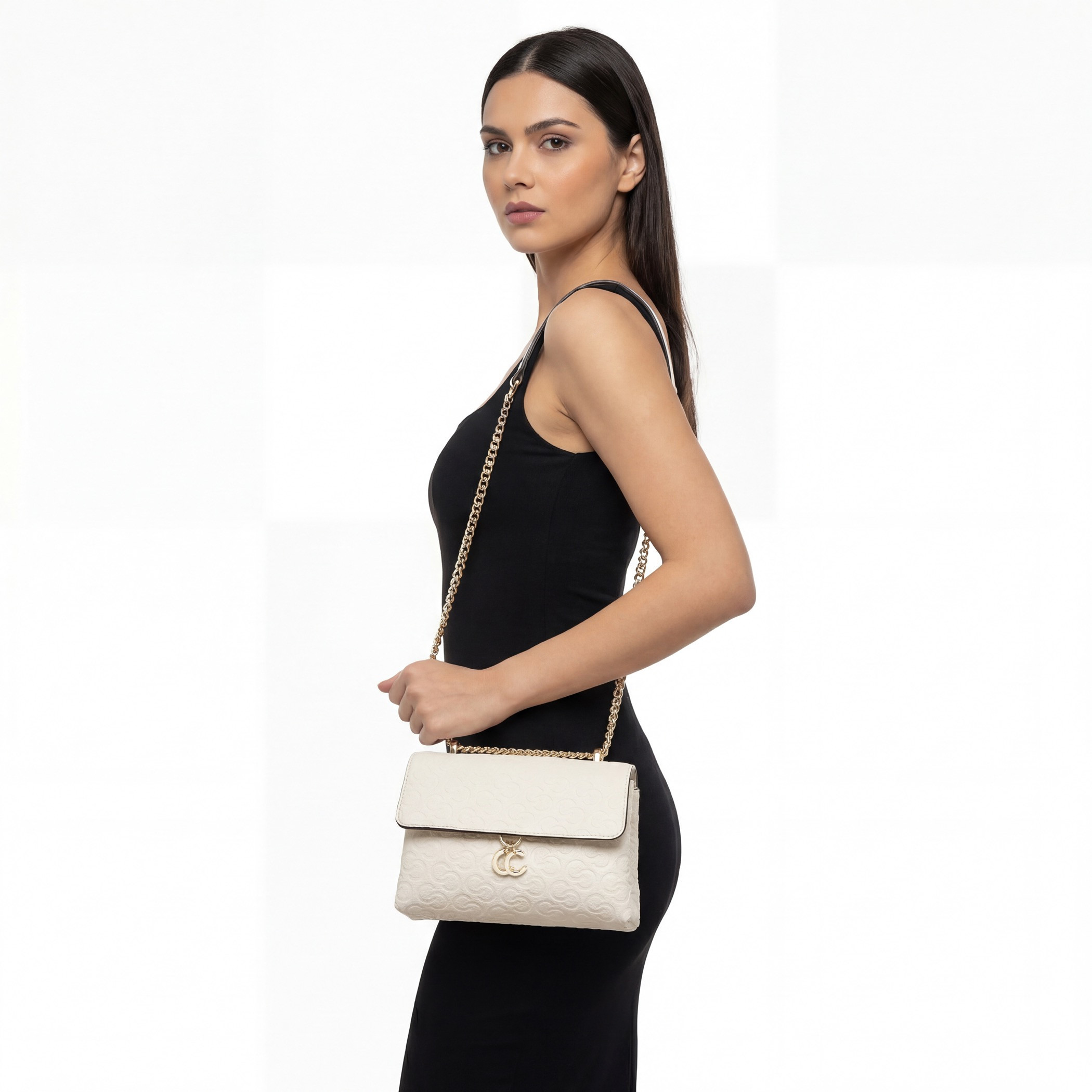 شنطة كروسبودي بحزام سلسلة ونقوش مونوجرام من سيليست-women-bagsandwallets-handbags-image-2