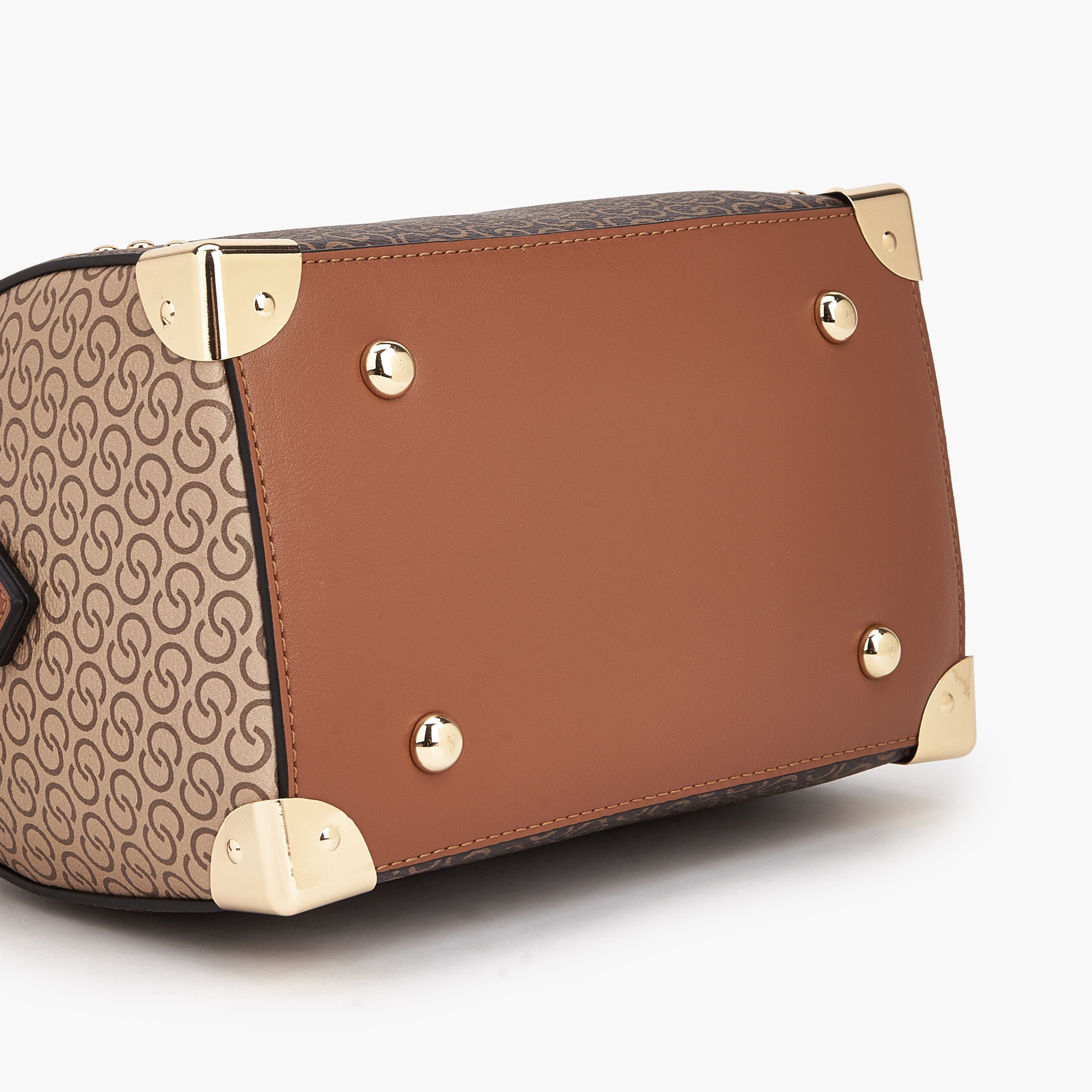 شنطة كروس بودي بارزة الملمس بحزام قابل للتعديل من سيليست-women-bagsandwallets-handbags-image-7