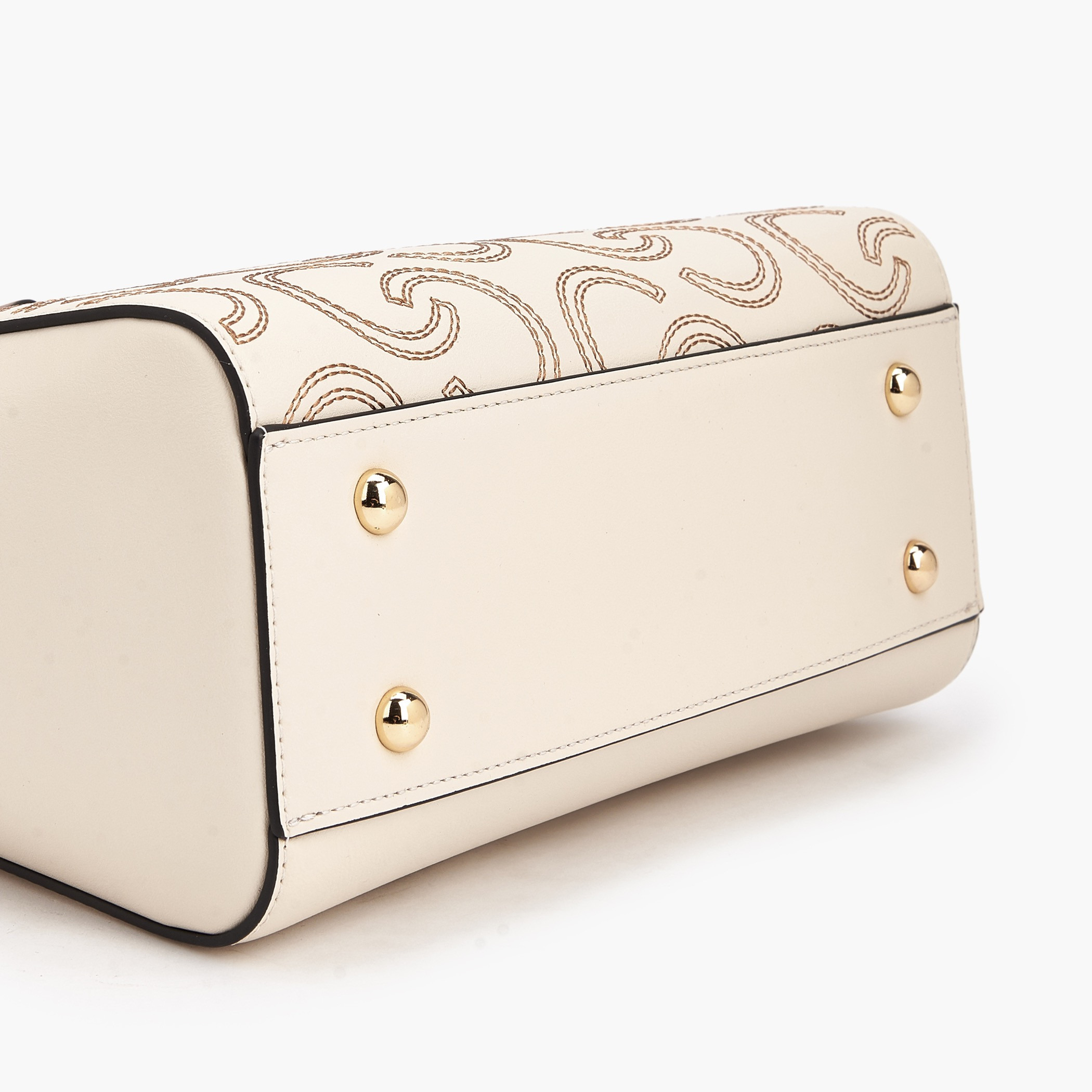 شنطة توتي بتطريز مونوجرام وحزام قابل للتعديل من سيليست-women-bagsandwallets-handbags-image-7