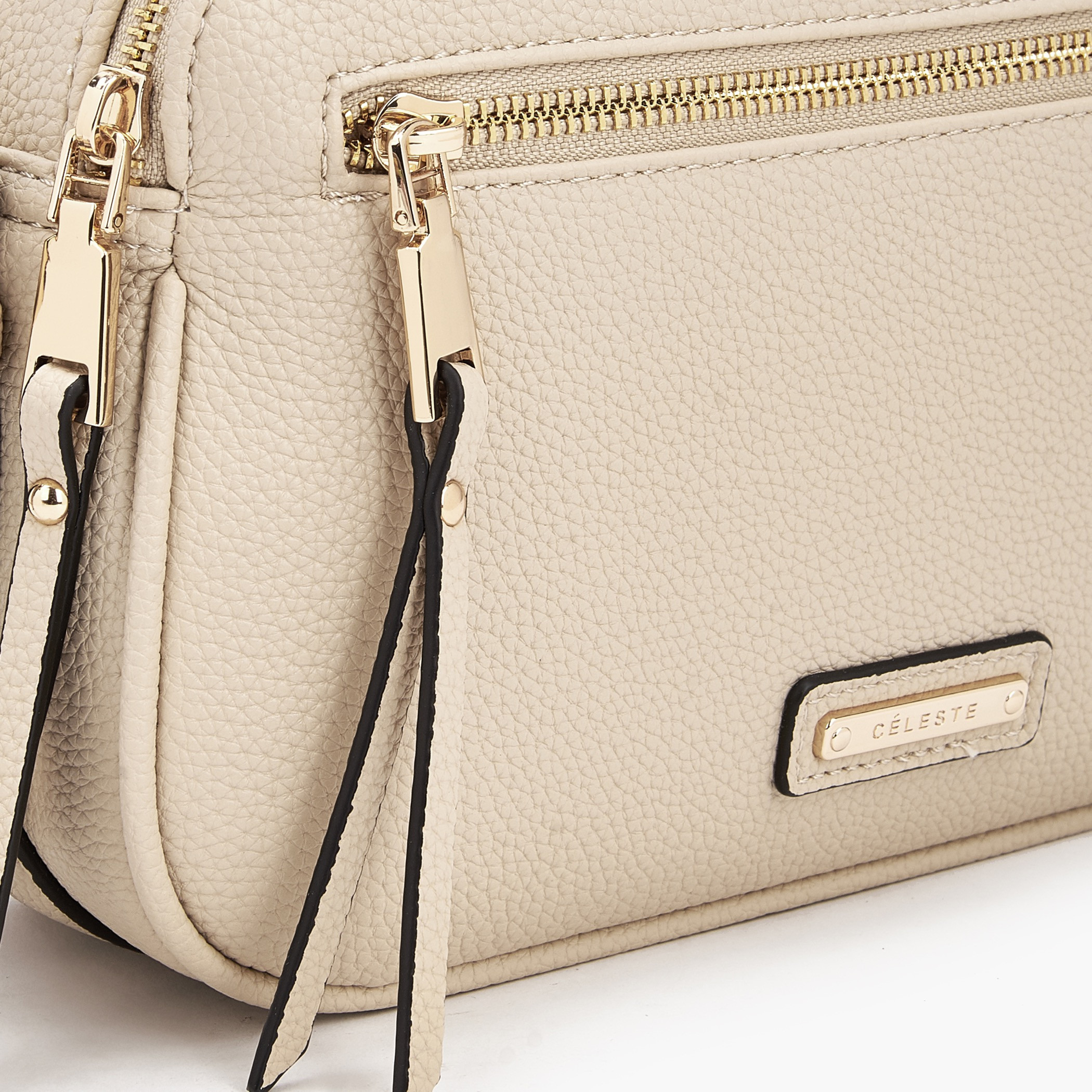 شنطة كروس بودي بارزة الملمس وحزام قابل للتعديل من سيليست-women-bagsandwallets-handbags-image-5