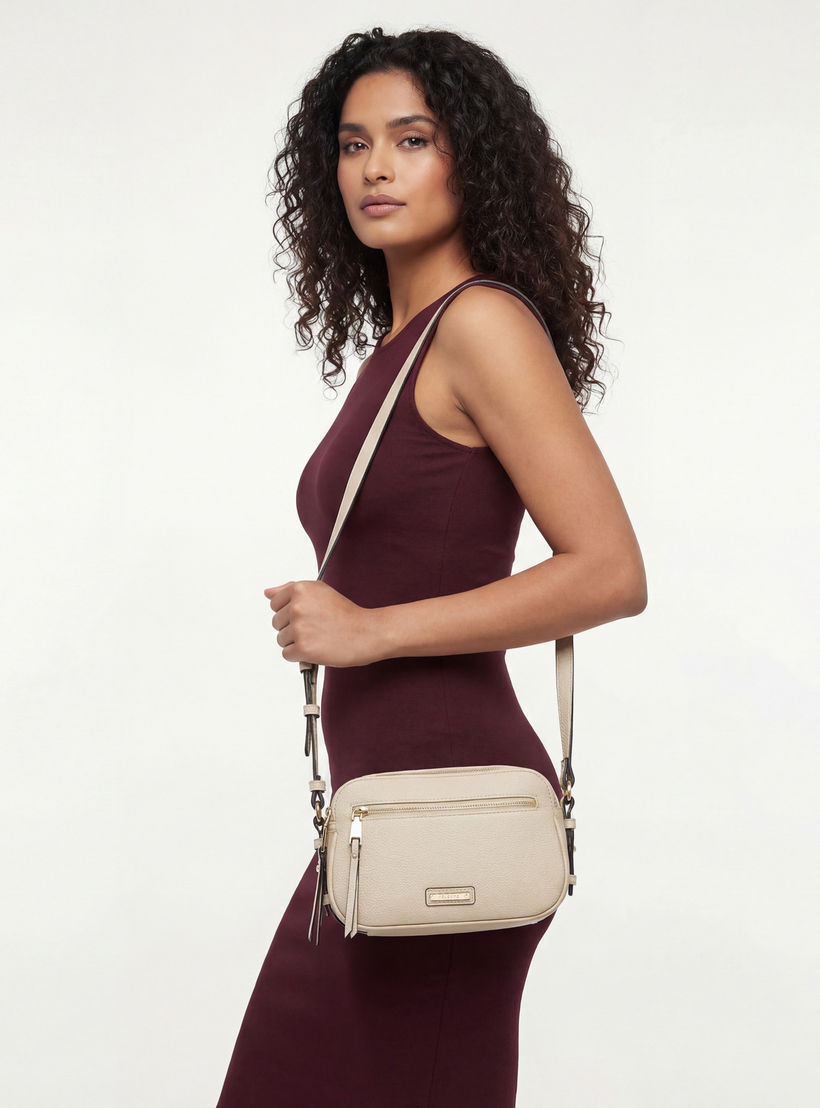 شنطة كروس بودي بارزة الملمس وحزام قابل للتعديل من سيليست-women-bagsandwallets-handbags-image-2