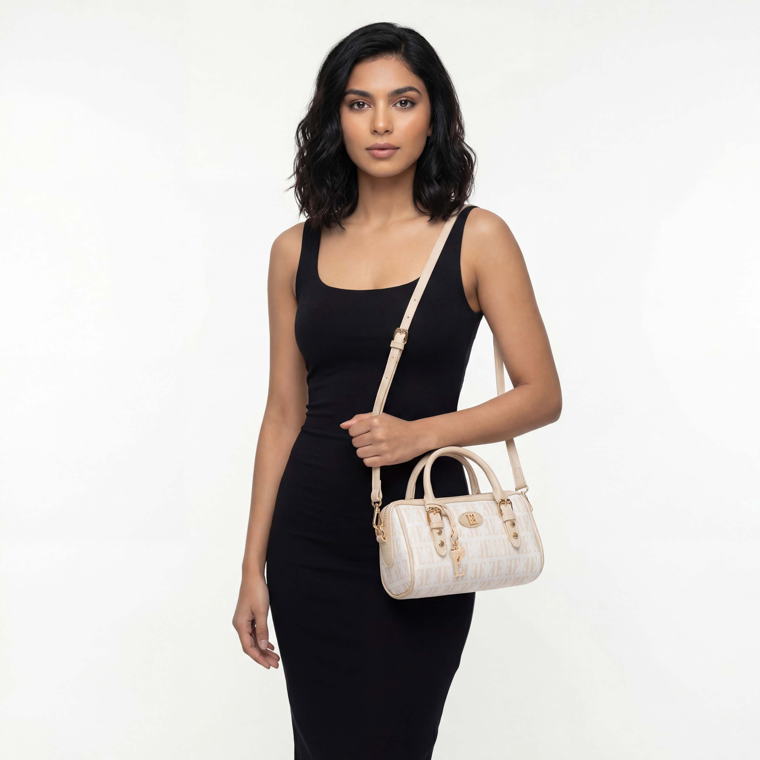 شنطة ساتشيل بطبعات مونوجرام وحزام قابل للفصل من إيل-women-bagsandwallets-handbags-image-3