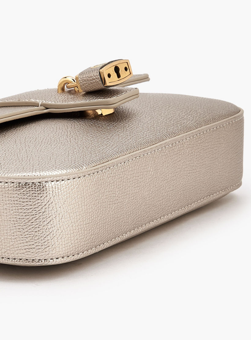 شنطة كروس بودي بارزة الملمس مع حزام قابل للتعديل من لو كونفور-women-bagsandwallets-handbags-image-7