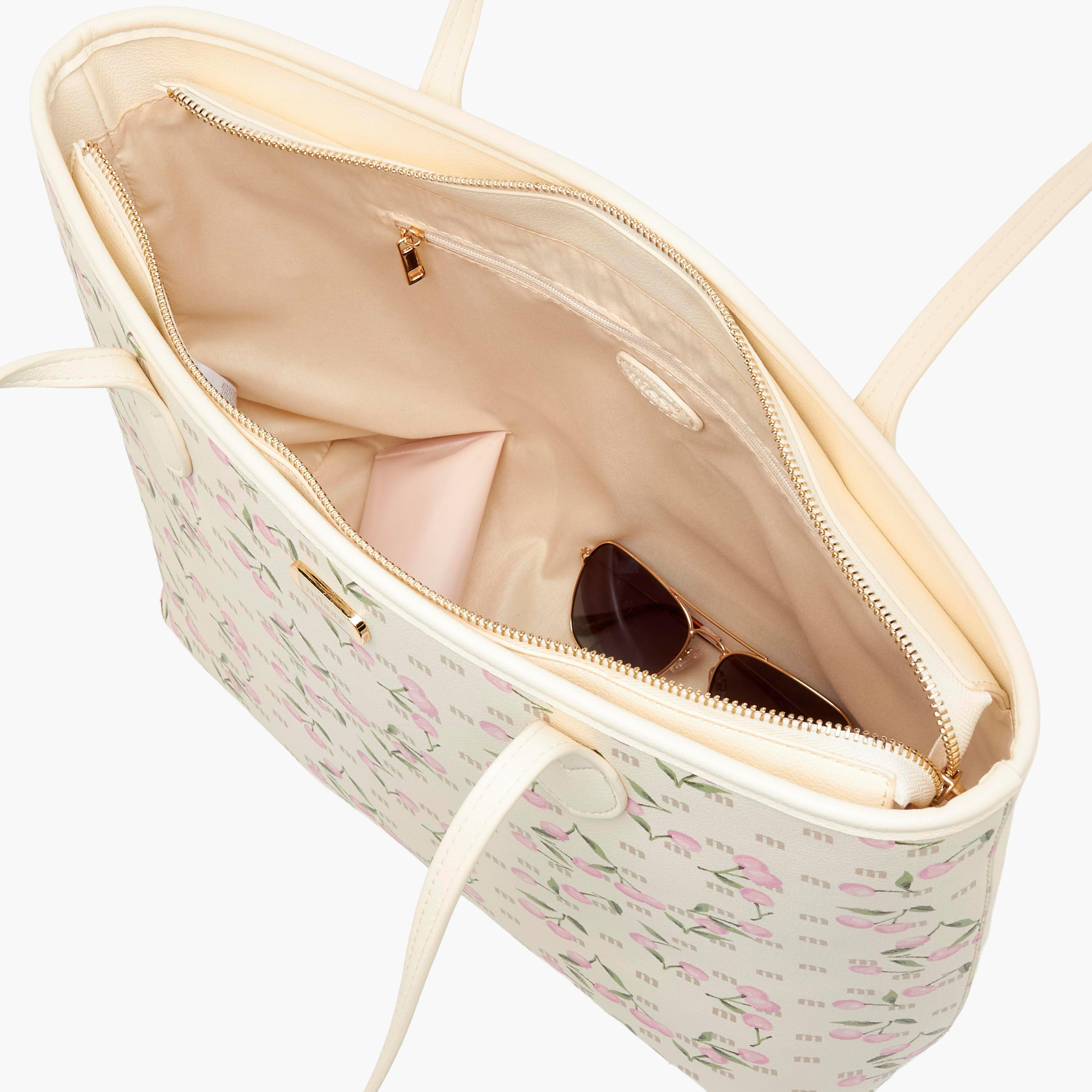 شنطة توتي بمقابض مزدوجة وطبعات كرز من ميسي-women-bagsandwallets-handbags-image-8