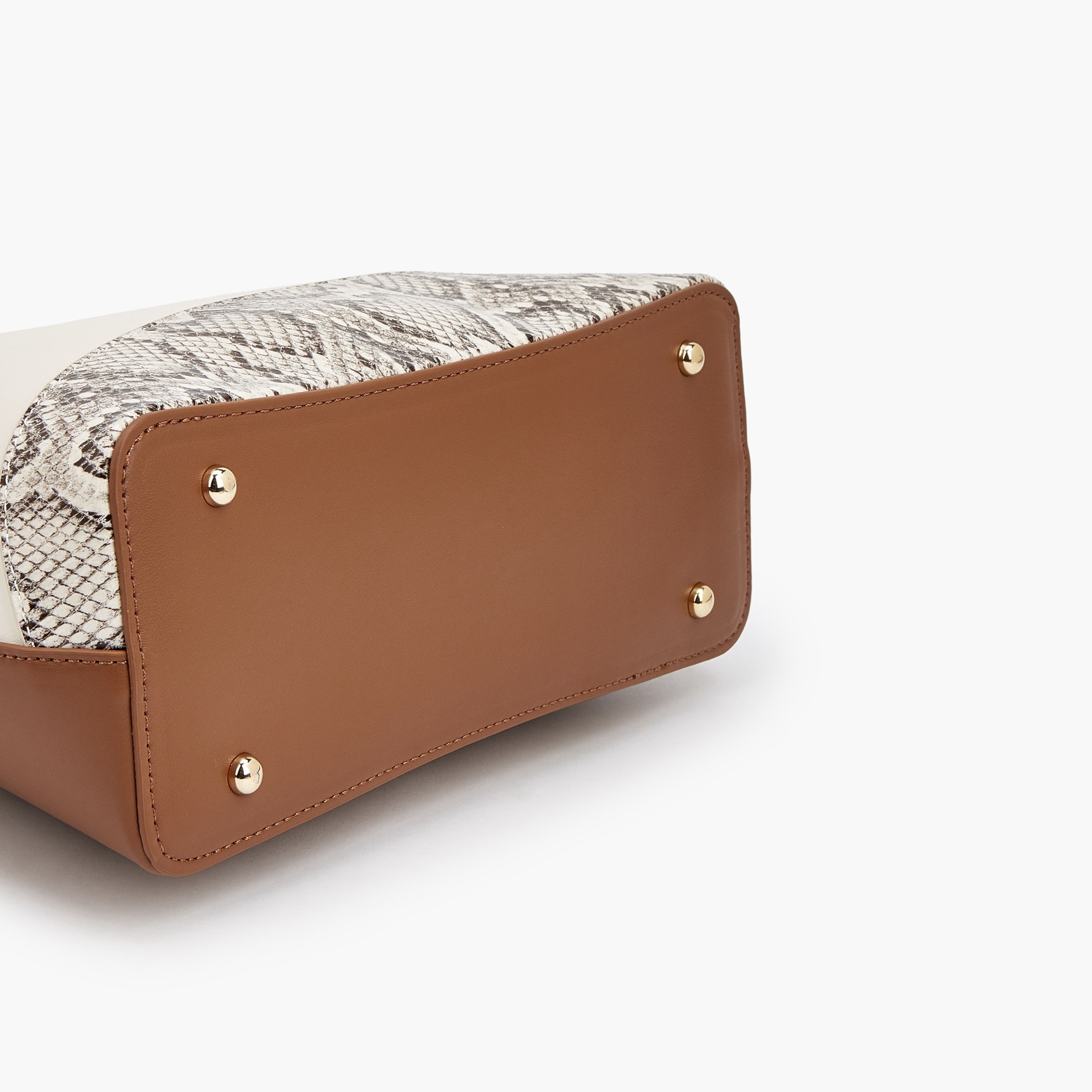 شنطة كتف بحزام قابل للتعديل من سيليست-women-bagsandwallets-handbags-image-2