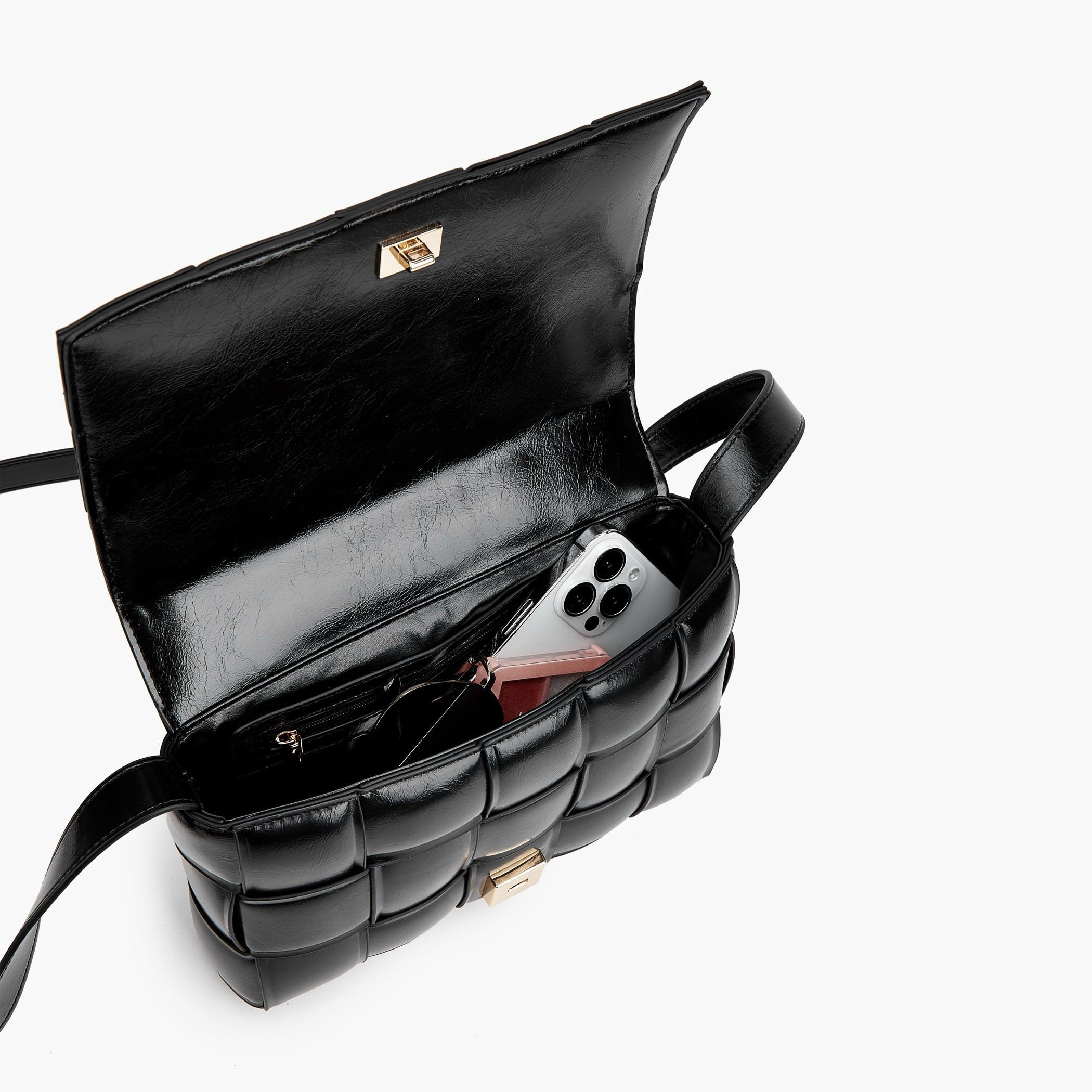 شنطة كروسبودي مبطنة بحزام قابل للتعديل من سيليست-women-bagsandwallets-handbags-image-8
