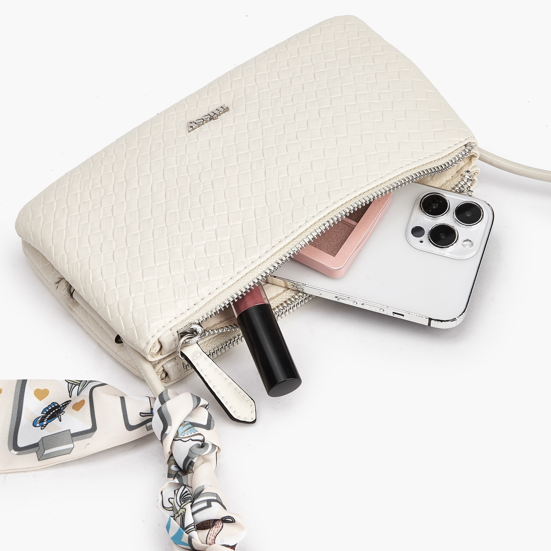 شنطة كروس بودي بارزة الملمس بحزام من ميسي-women-bagsandwallets-handbags-image-8