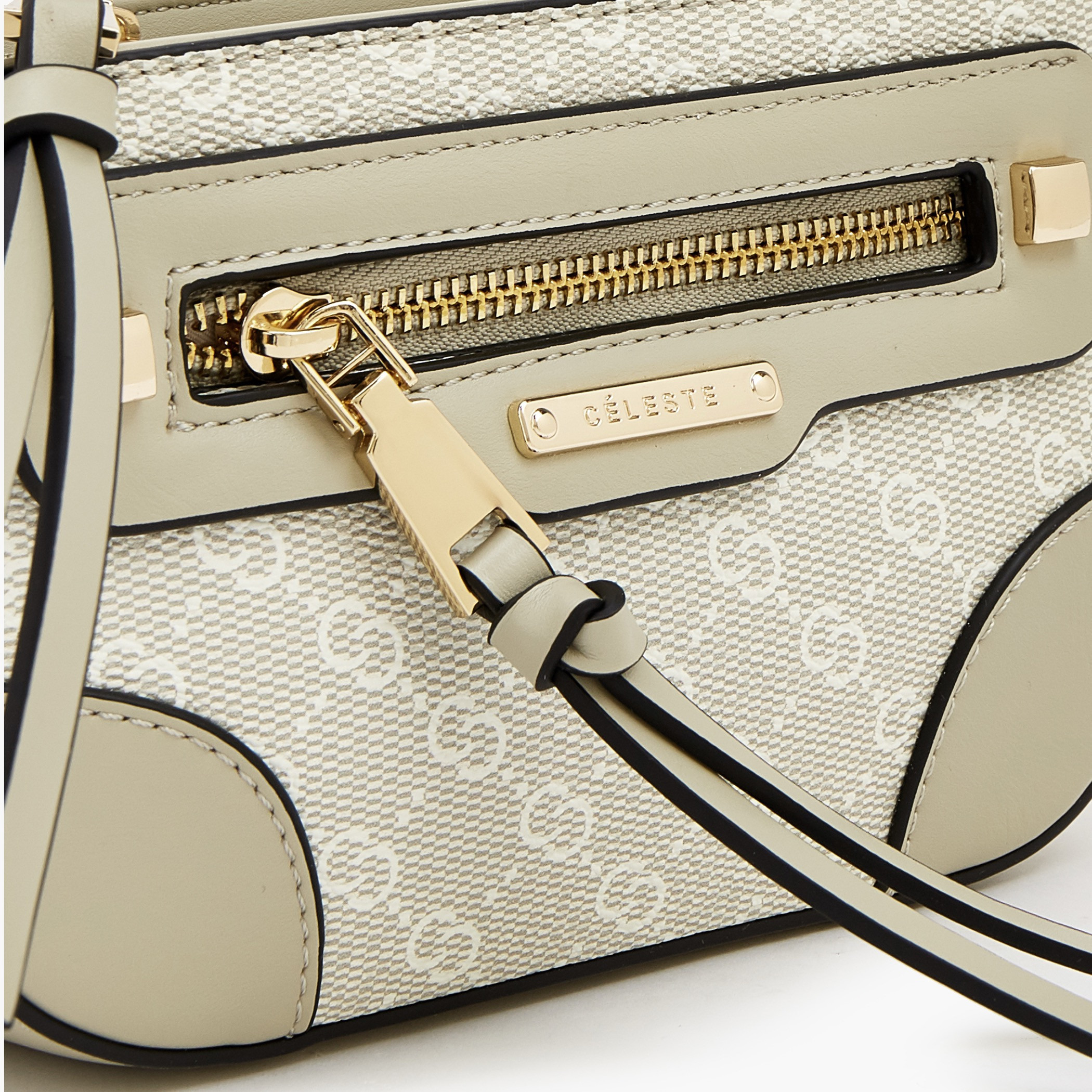شنطة كروس بودي بطبعات مونوجرام وحزام سلسلة من سيليست-women-bagsandwallets-handbags-image-4
