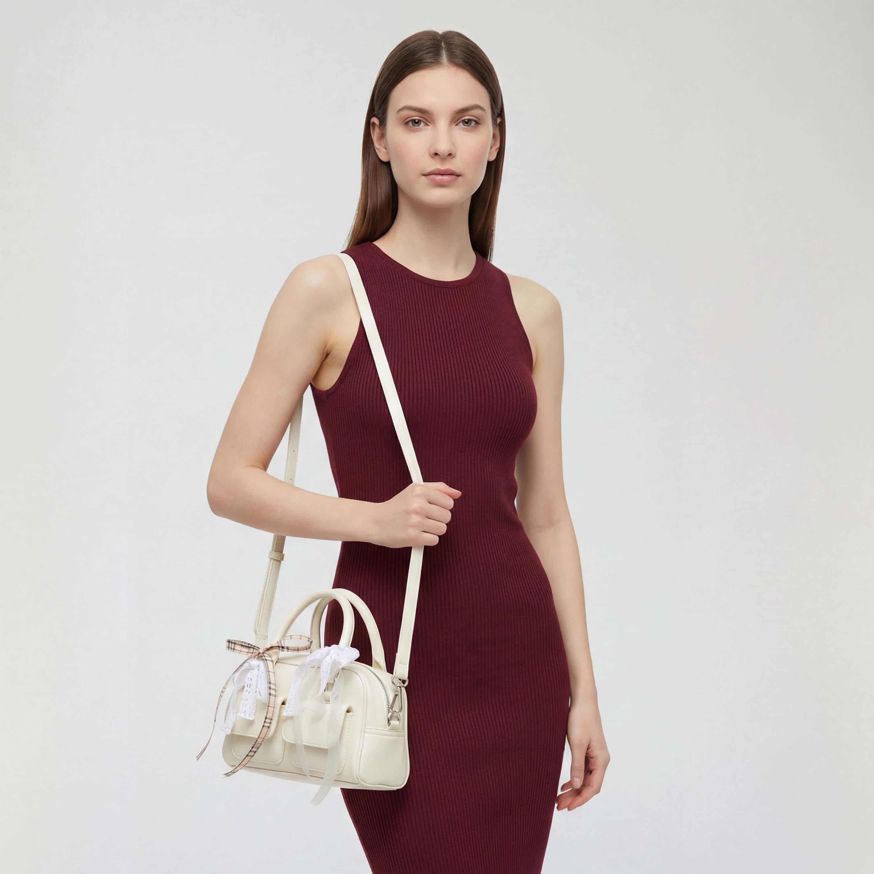 شنطة توتي بزينة فيونكة وحزام قابل للفصل من ميسي-women-bagsandwallets-handbags-image-3
