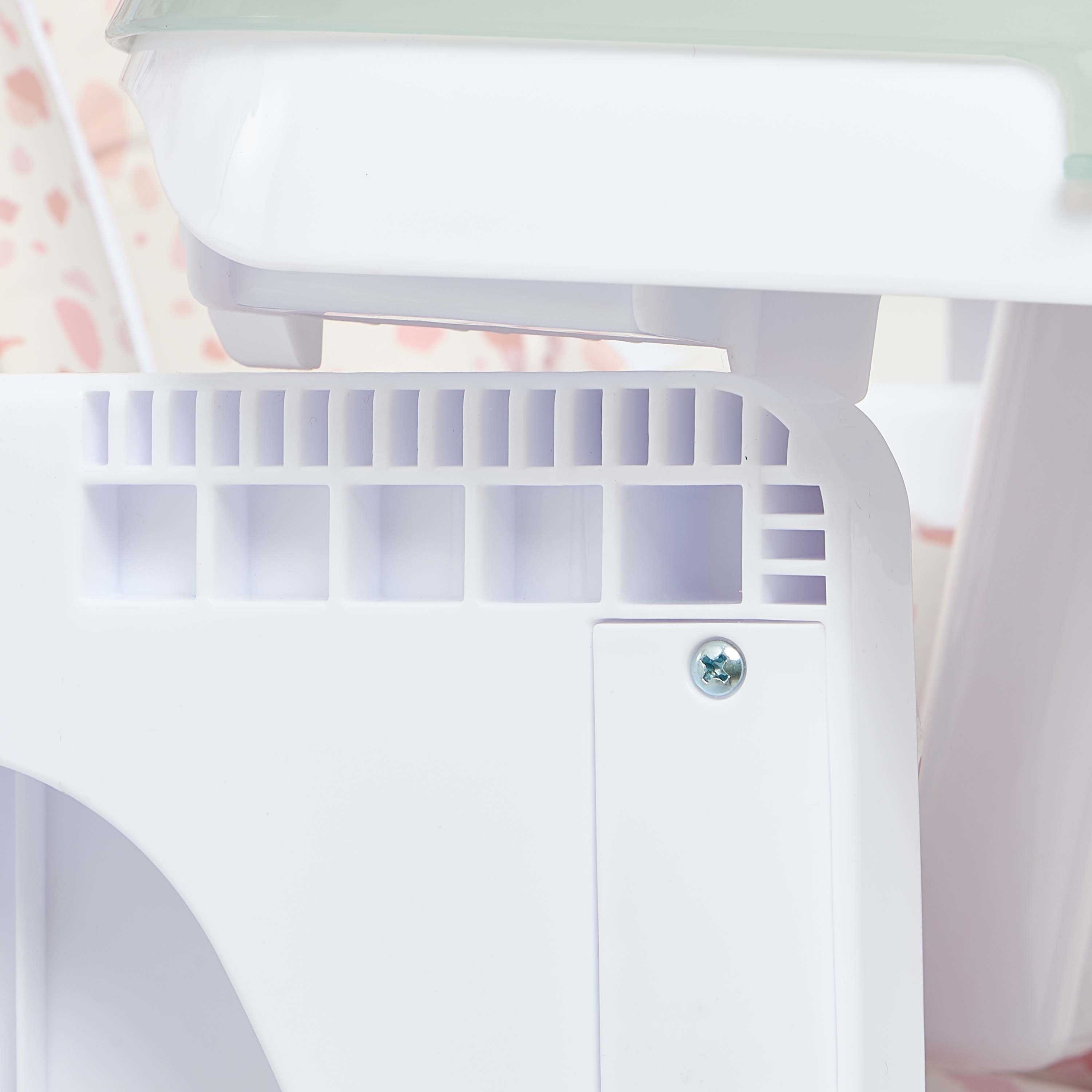 Juniors Mia Highchair-baby-feeding-highchairsandboosters-image-20
