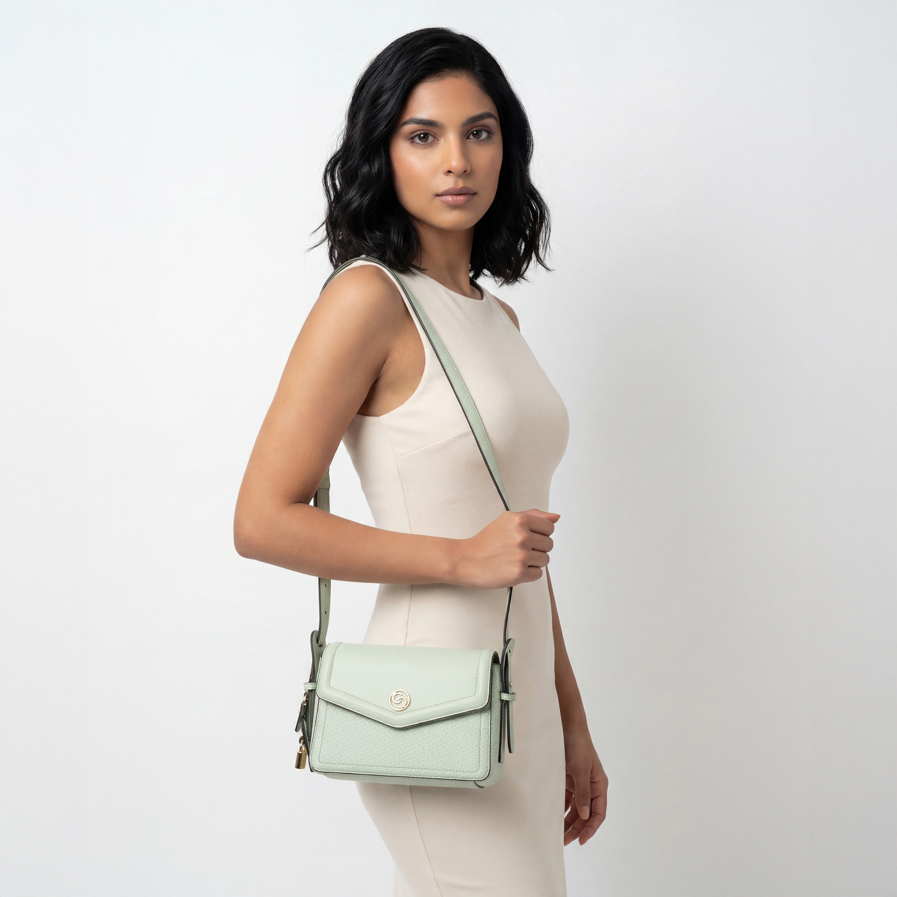 شنطة كروس بودي بطبعات مونوجرام بحزام قابل للتعديل من سيليست-women-bagsandwallets-handbags-image-2