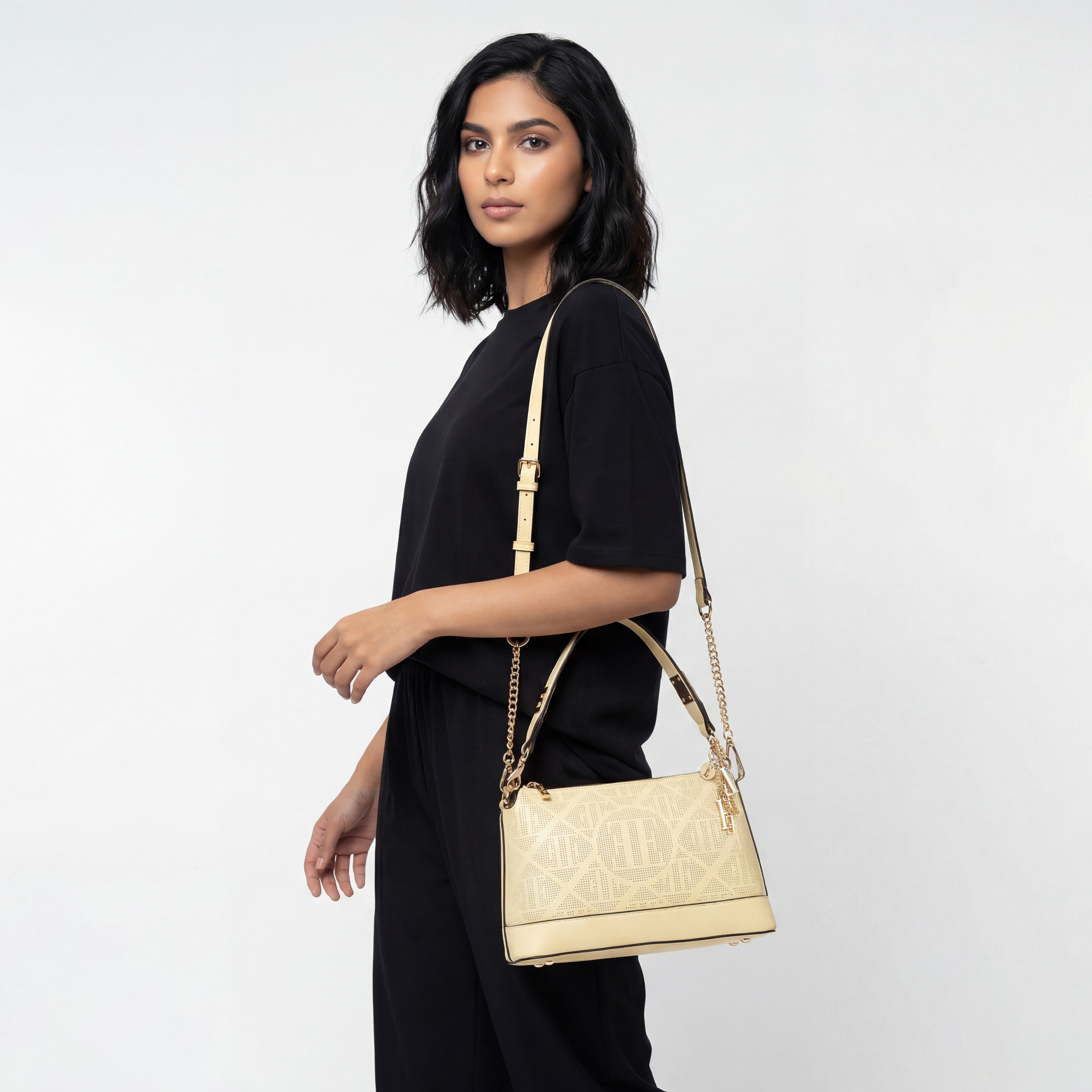 شنطة كتف بارزة الملمس مفرّغة بالليزر وحزام قابل للفصل من إيل-women-bagsandwallets-handbags-image-2