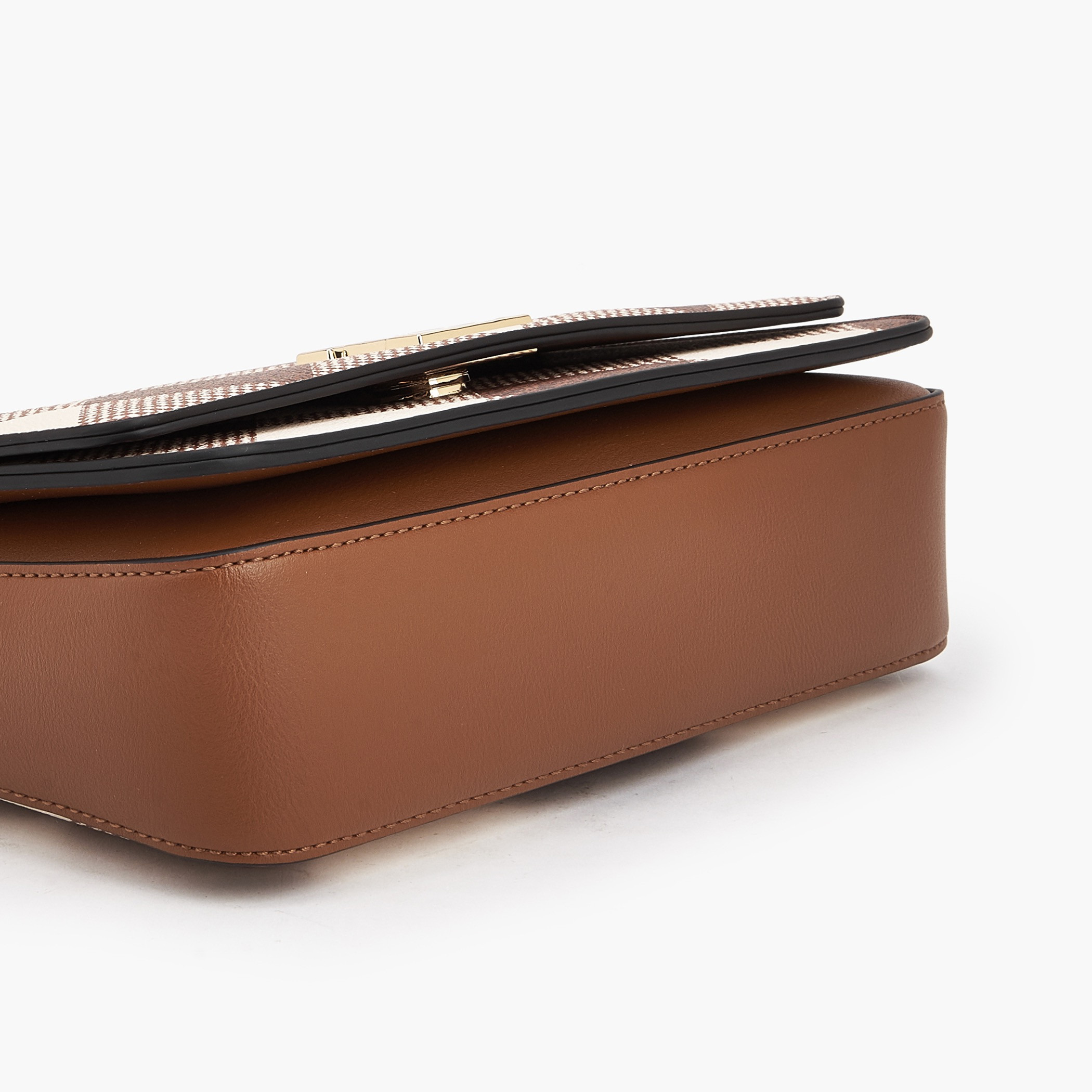 شنطة ساتشل بطبعات مونوجرام مع حزام سلسلة من إيل-women-bagsandwallets-handbags-image-6
