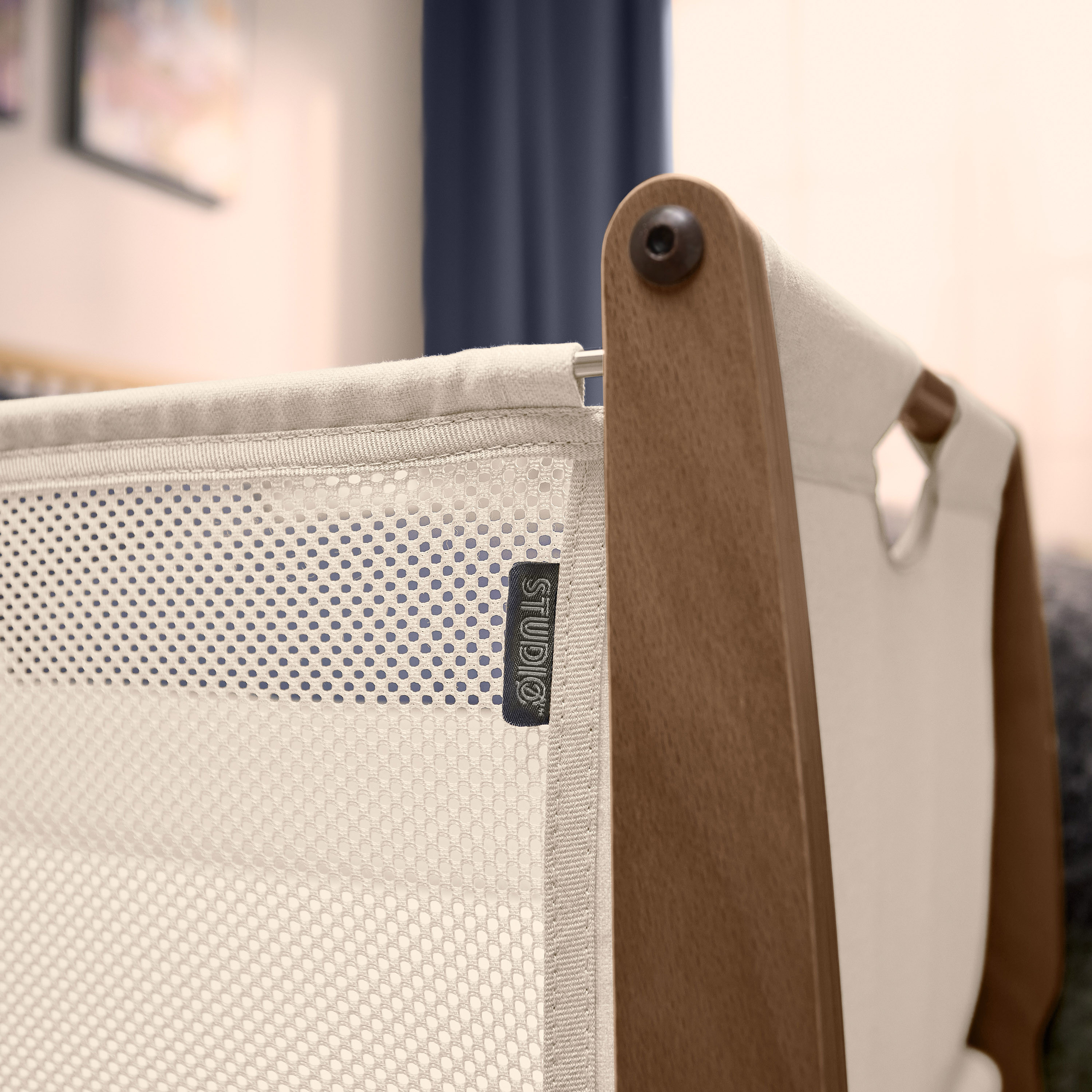 SnuzPod Studio Baby Bassinet with Mesh Panel-baby-nursery-furniture-cribsandbeds-bassinets-image-2