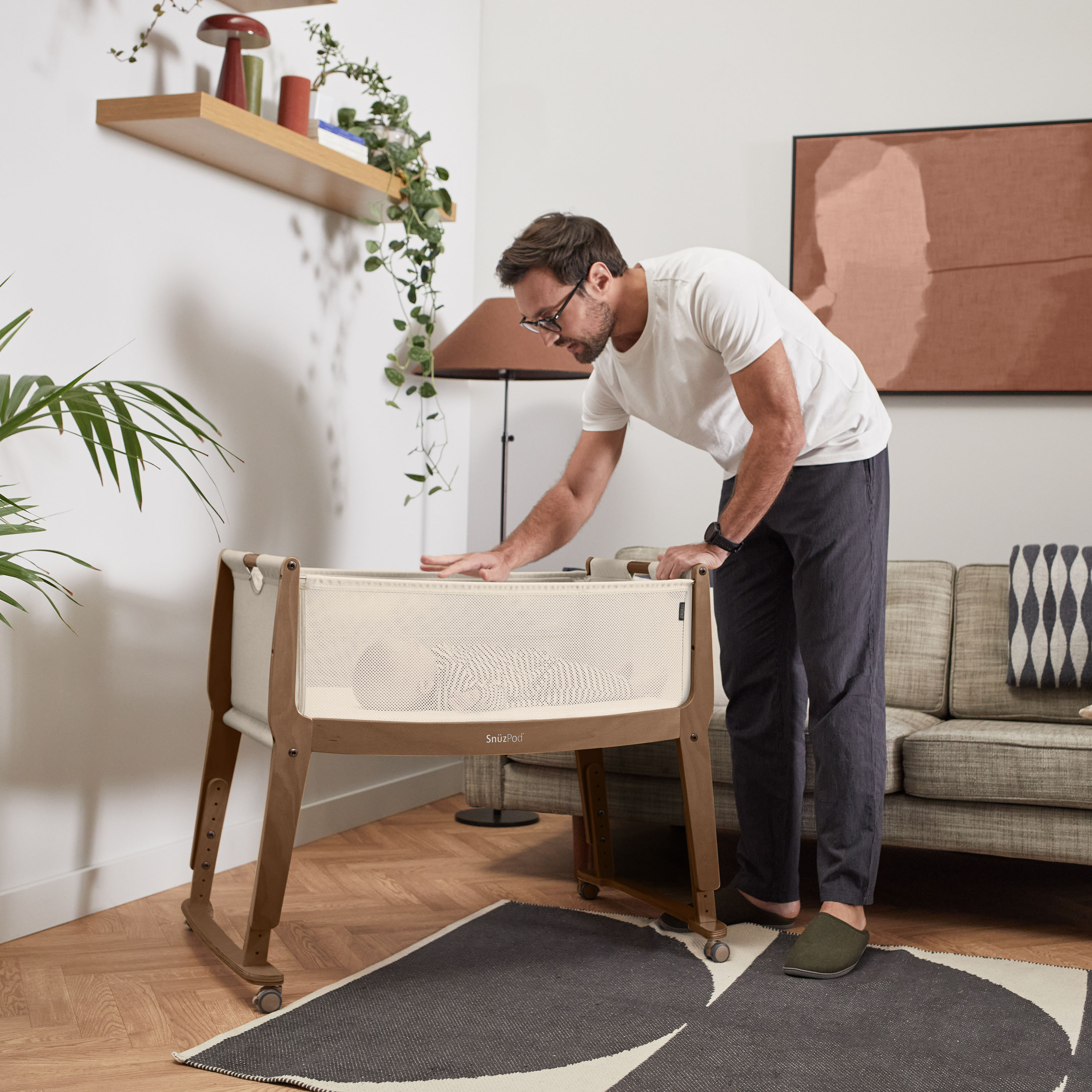 SnuzPod Studio Baby Bassinet with Mesh Panel-baby-nursery-furniture-cribsandbeds-bassinets-image-5