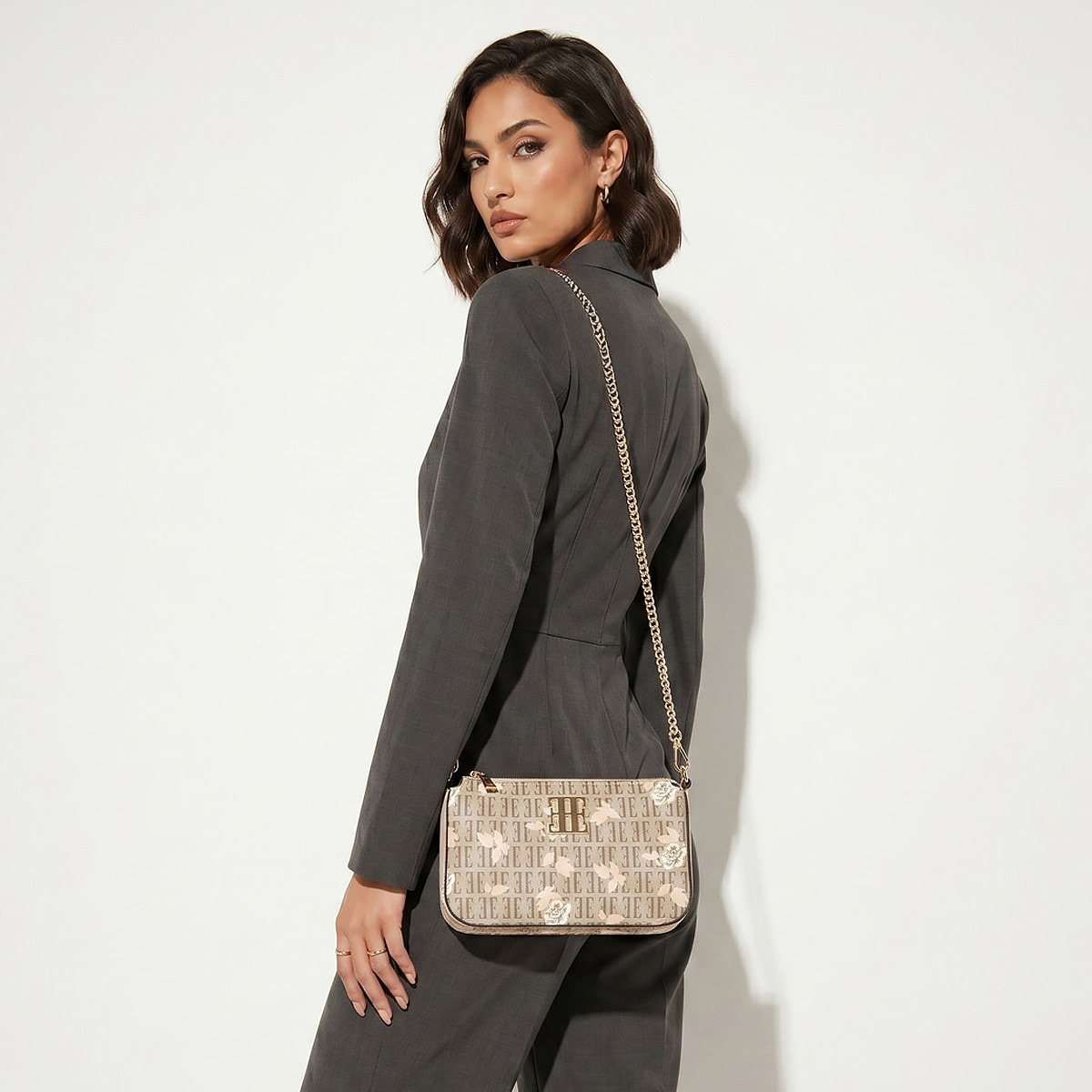 شنطة كروس بودي بطبعات مونوجرام وأزهار وحزام سلسلة من إيل-women-bagsandwallets-handbags-image-2