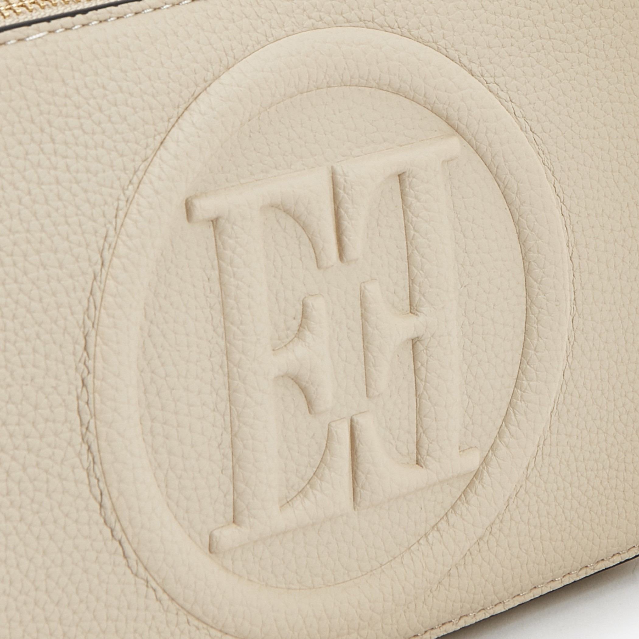 شنطة كروس بودي بنقوش مونوجرام وحزام سلسلة من إيل-women-bagsandwallets-handbags-image-5