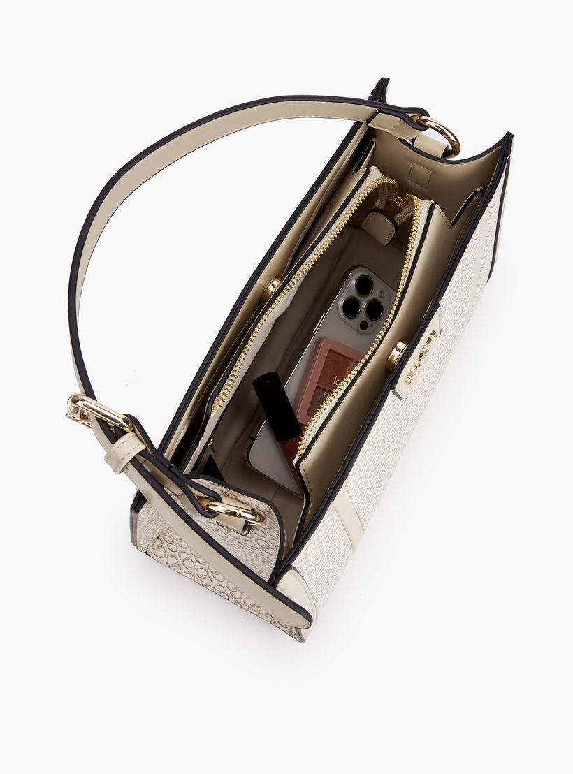 شنطة توتي بطبعات مونوجرام مع حزام قابل للتعديل من سيليست-women-bagsandwallets-handbags-image-8