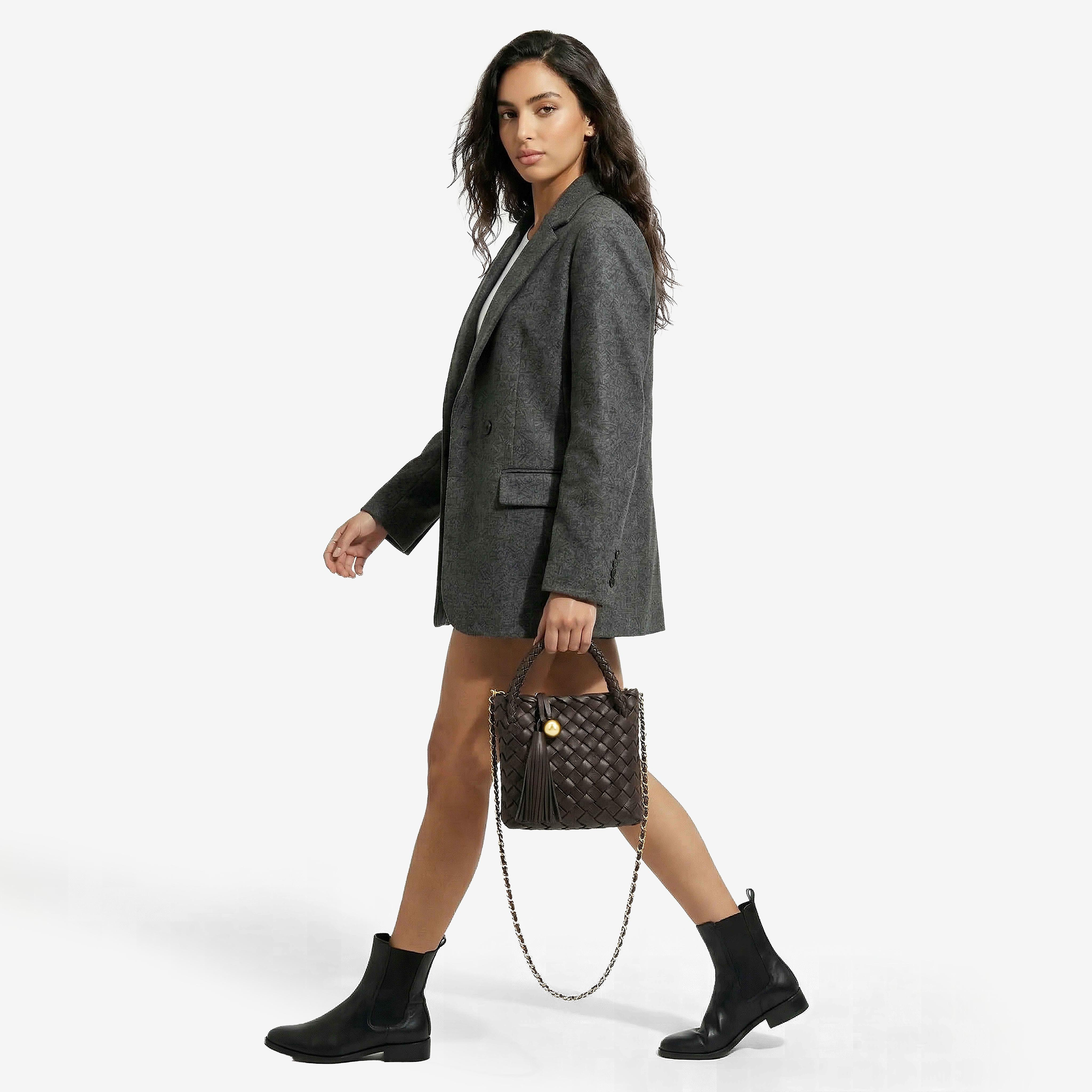 شنطة كروس بودي مضفرة بشراشيب من سيليست-women-bagsandwallets-handbags-image-2