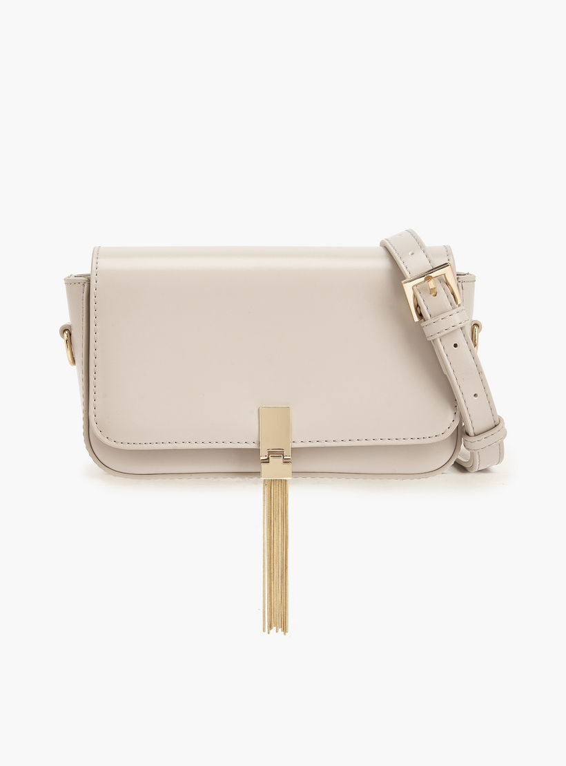 شنطة كروس بودي بحزام قابل للتعديل وشراشيب من سيليست-women-bagsandwallets-handbags-image-1
