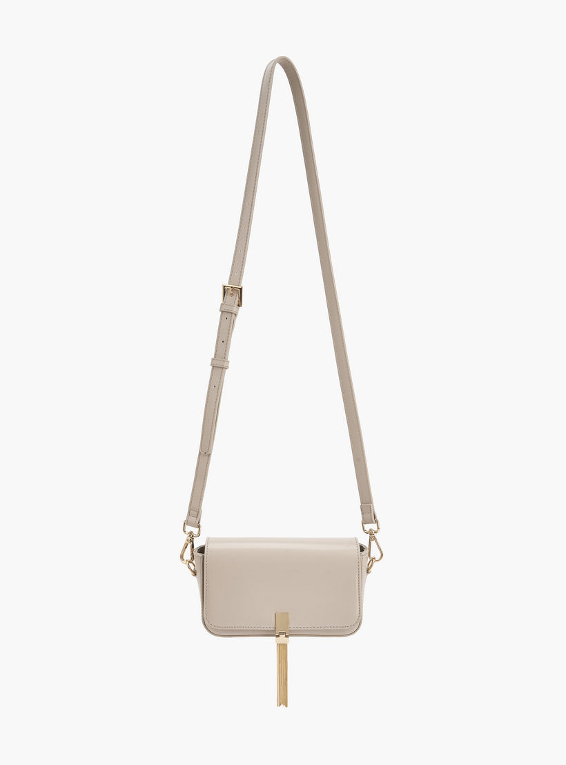 شنطة كروس بودي بحزام قابل للتعديل وشراشيب من سيليست-women-bagsandwallets-handbags-image-3