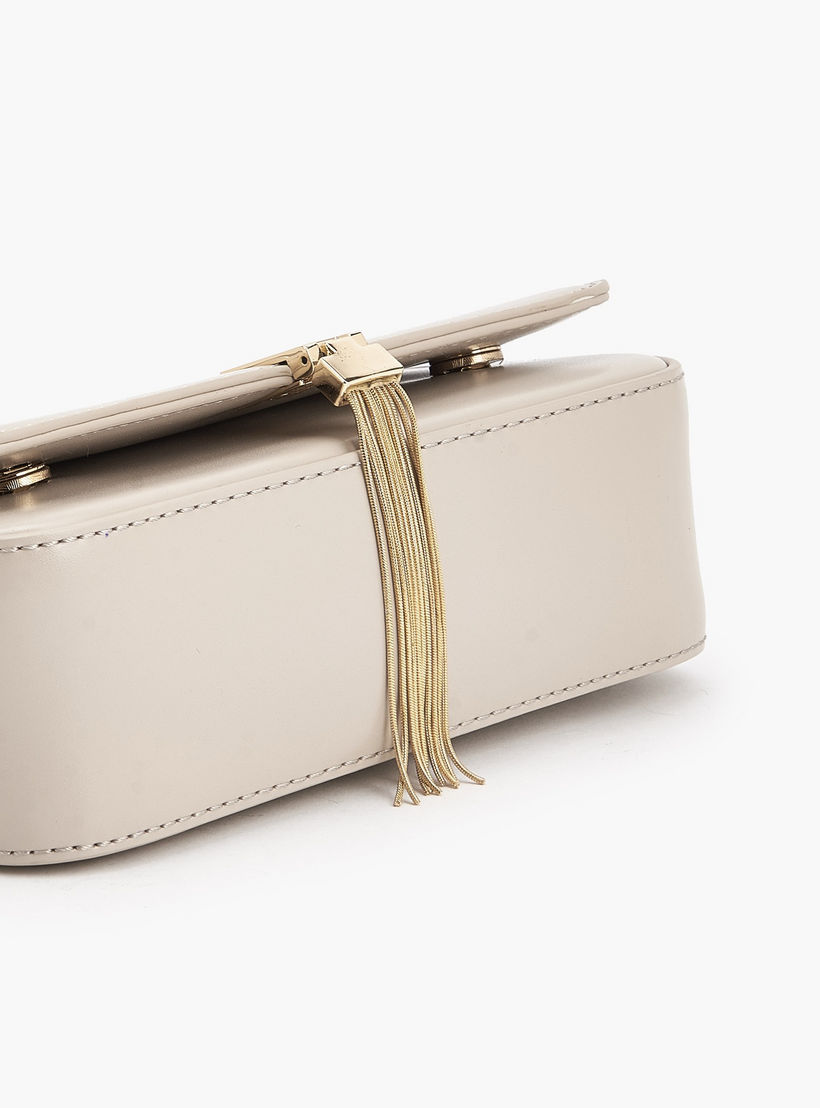 شنطة كروس بودي بحزام قابل للتعديل وشراشيب من سيليست-women-bagsandwallets-handbags-image-7