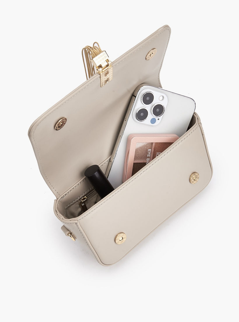 شنطة كروس بودي بحزام قابل للتعديل وشراشيب من سيليست-women-bagsandwallets-handbags-image-8