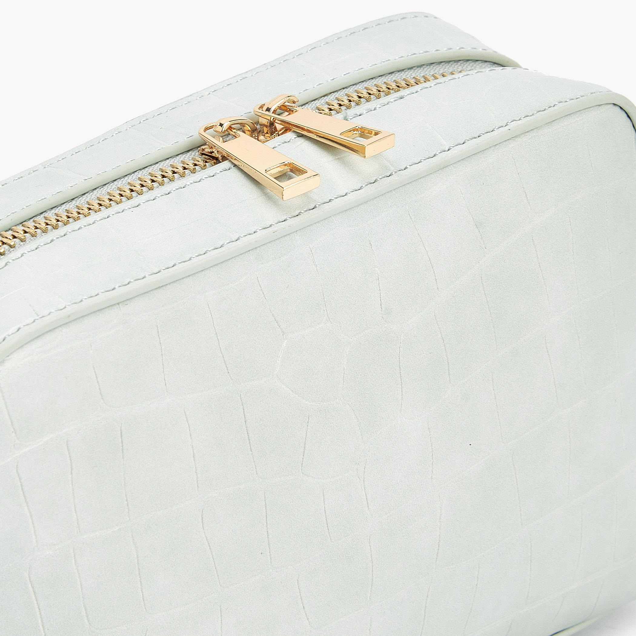 شنطة كروس بودي بارزة الملمس بسحّاب إغلاق من سيليست-women-bagsandwallets-handbags-image-5