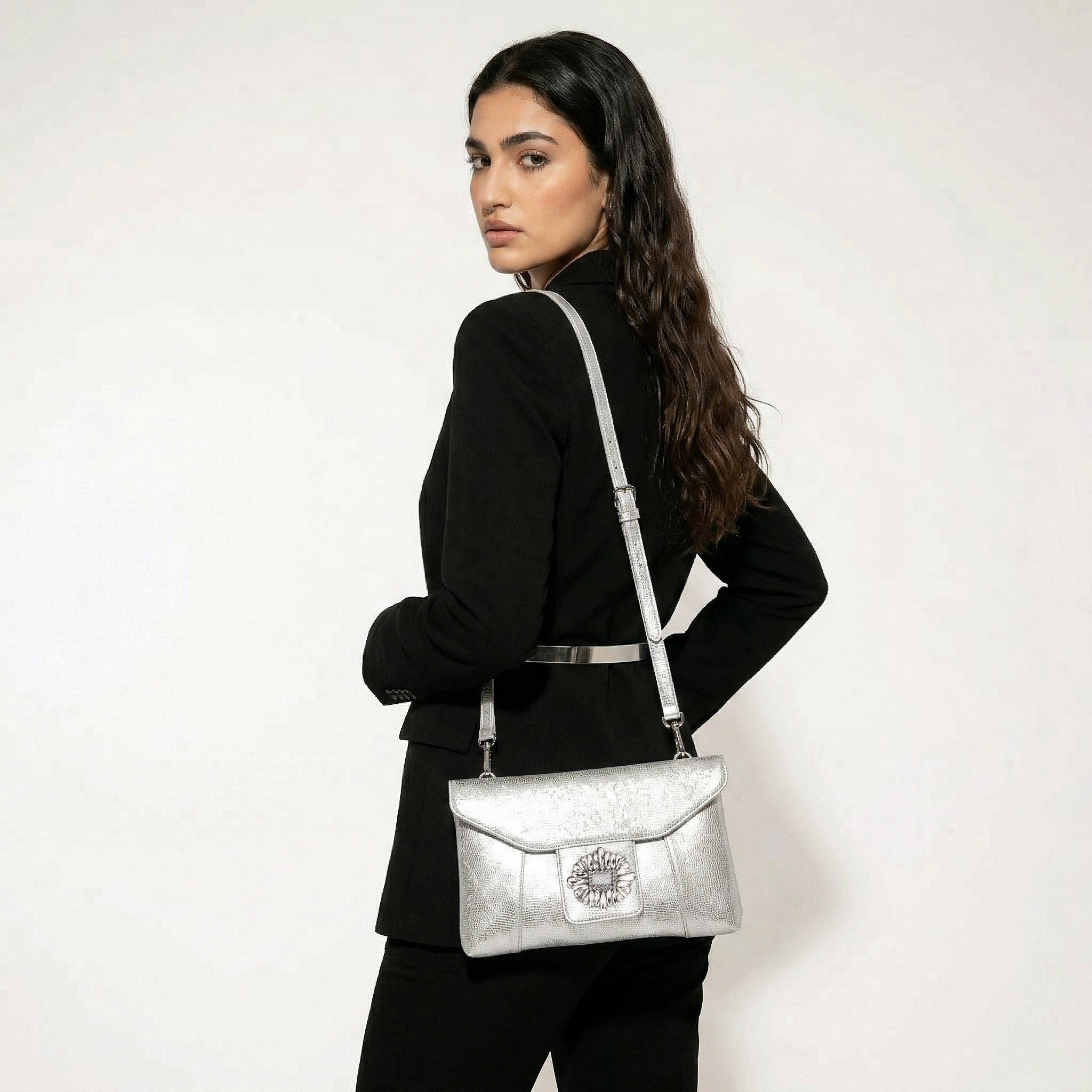 شنطة كلاتش مزينة من بابريكا-women-bagsandwallets-handbags-image-2