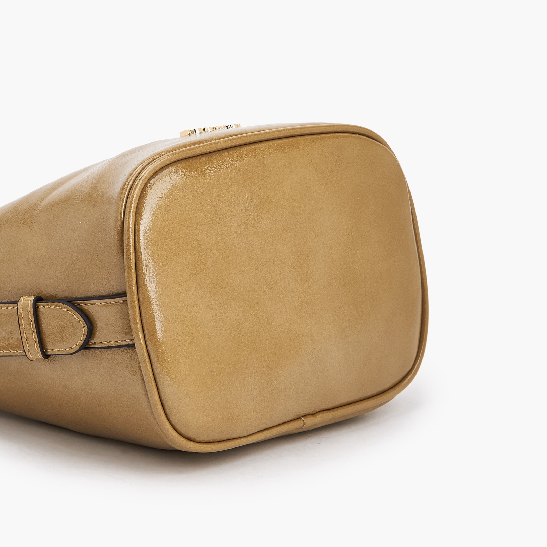 شنطة دلو سادة وشنطة كروس بودي من بابريكا-women-bagsandwallets-handbags-image-9