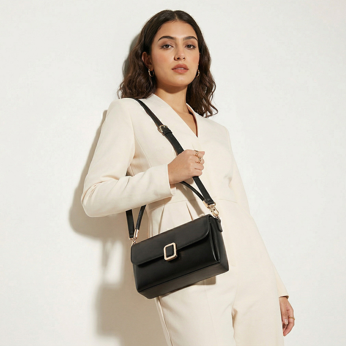 Paprika Solid Crossbody Bag with Detachable Strap-women-bagsandwallets-handbags-image-2