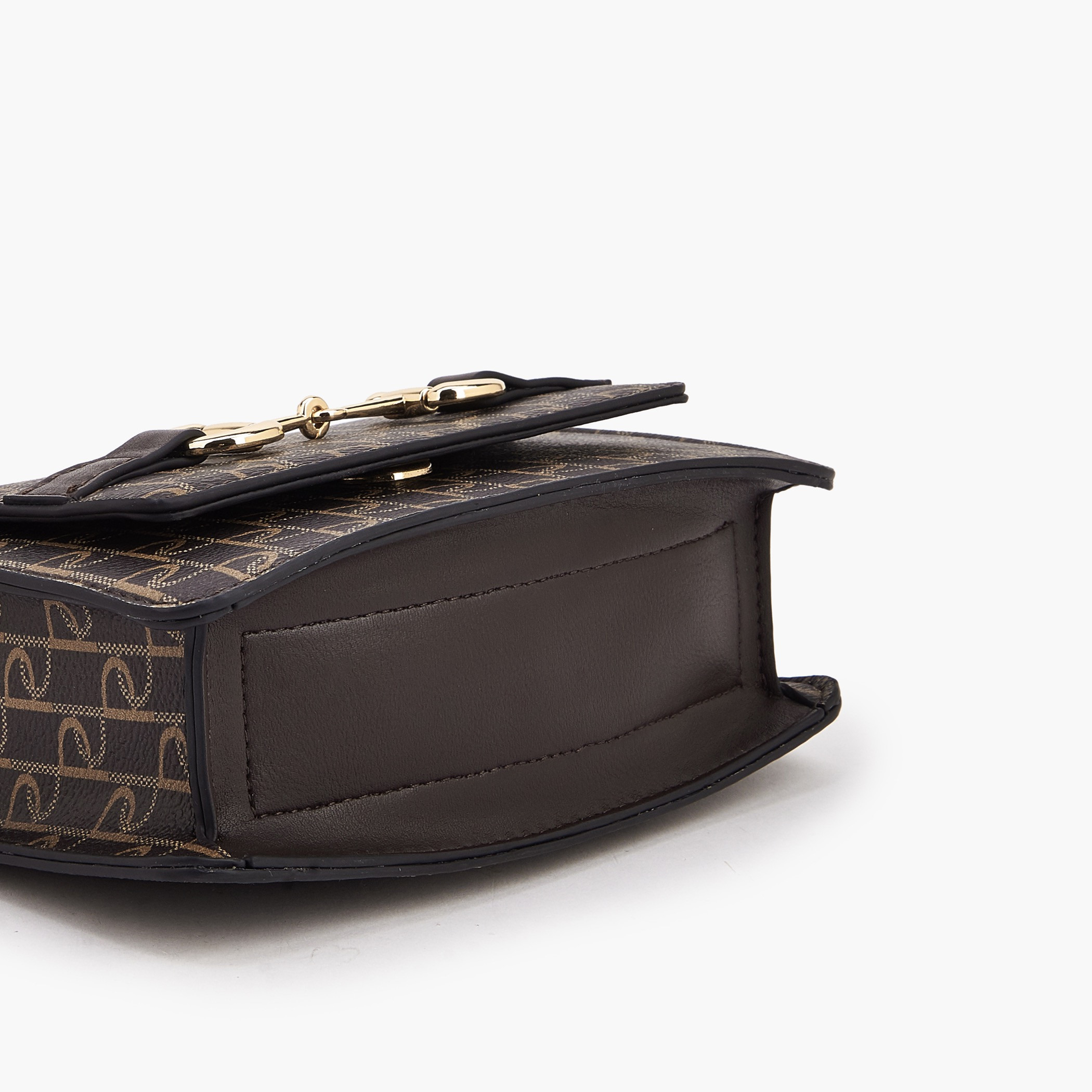 شنطة ساتشل بطبعات مونوجرام وزر إغلاق من بابريكا-women-bagsandwallets-handbags-image-7
