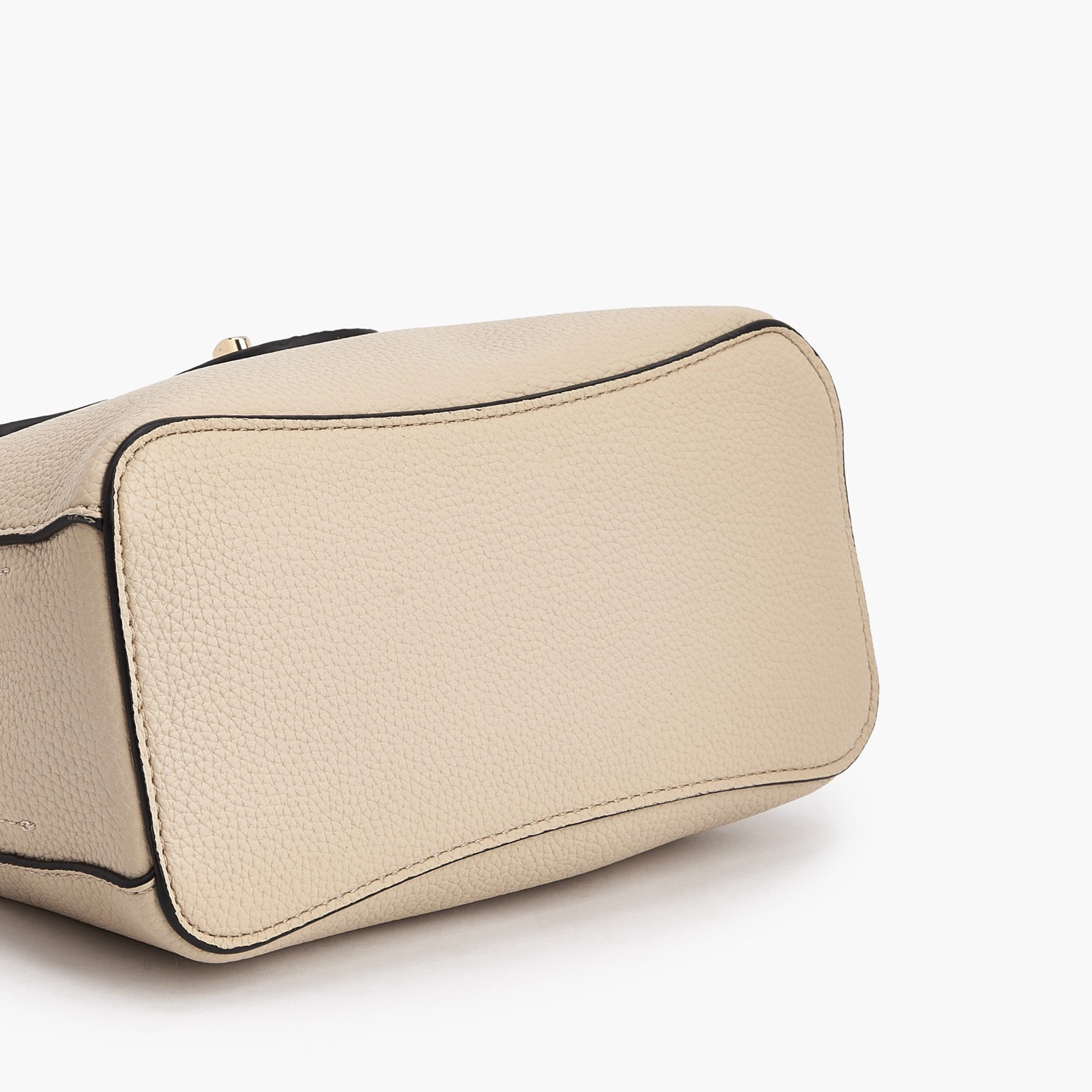 شنطة ساتشيل بارزة الملمس مع وشاح من بابريكا-women-bagsandwallets-handbags-image-7